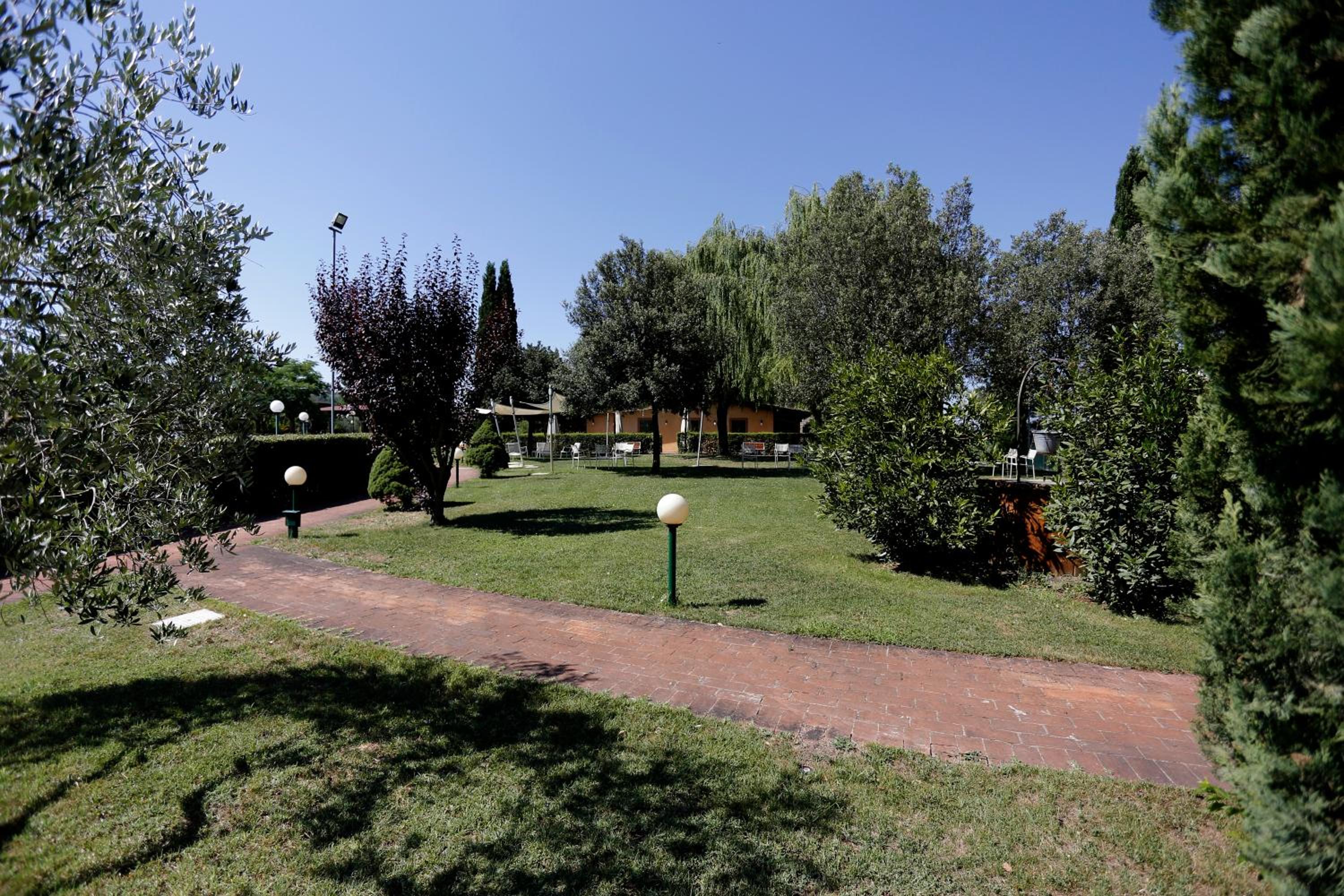 Photo 18
