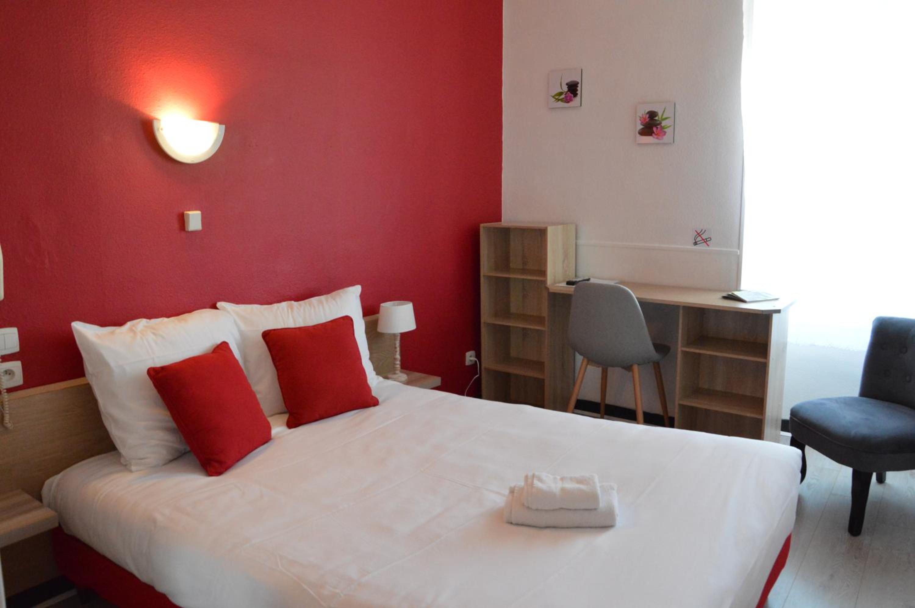 Chalon-Sur-Saone Vacations - Hotel de la Colombiere - Property Image 1
