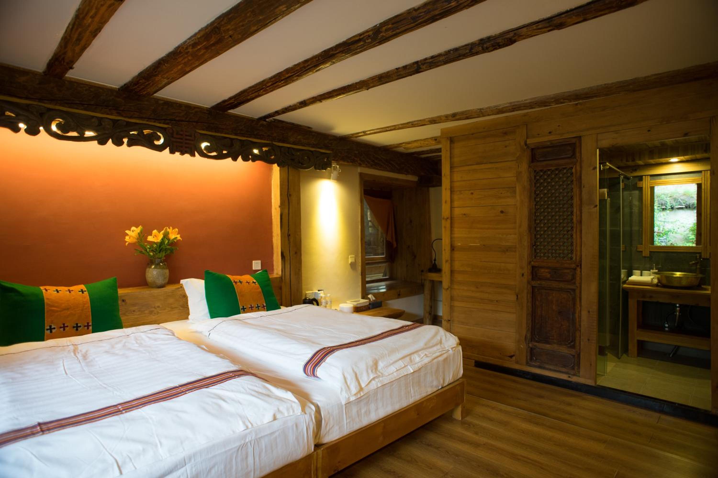 Courtyard Shangri-la 藏舍小院