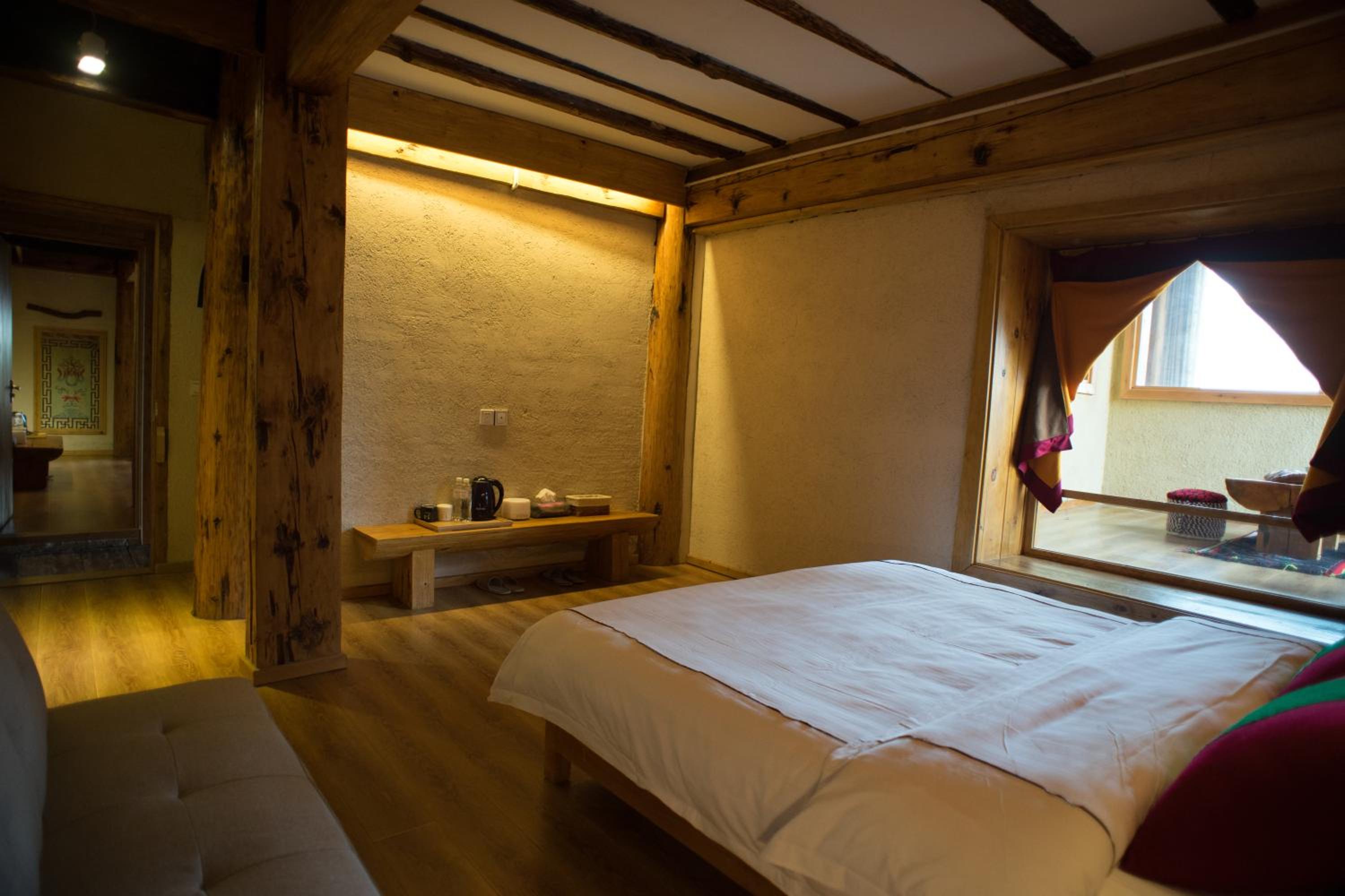 Courtyard Shangri-la 藏舍小院