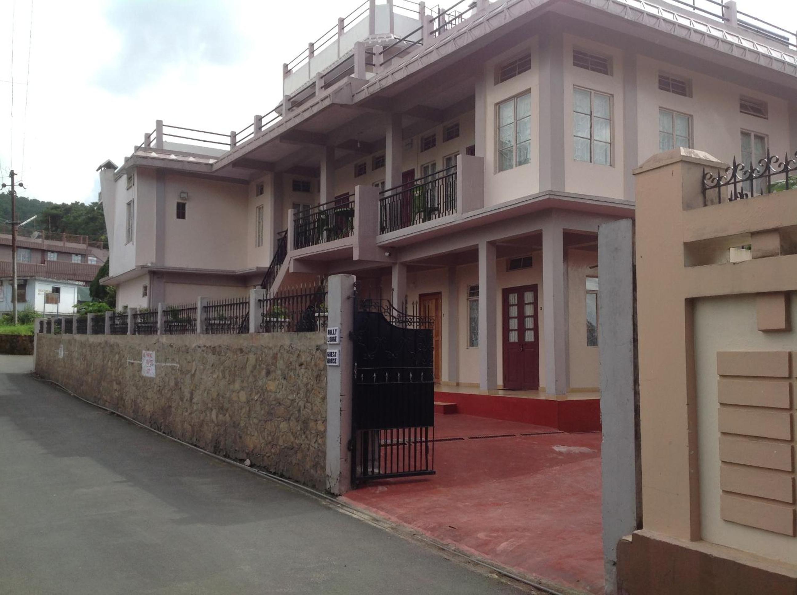 Holly Lodge Guest House view 2
