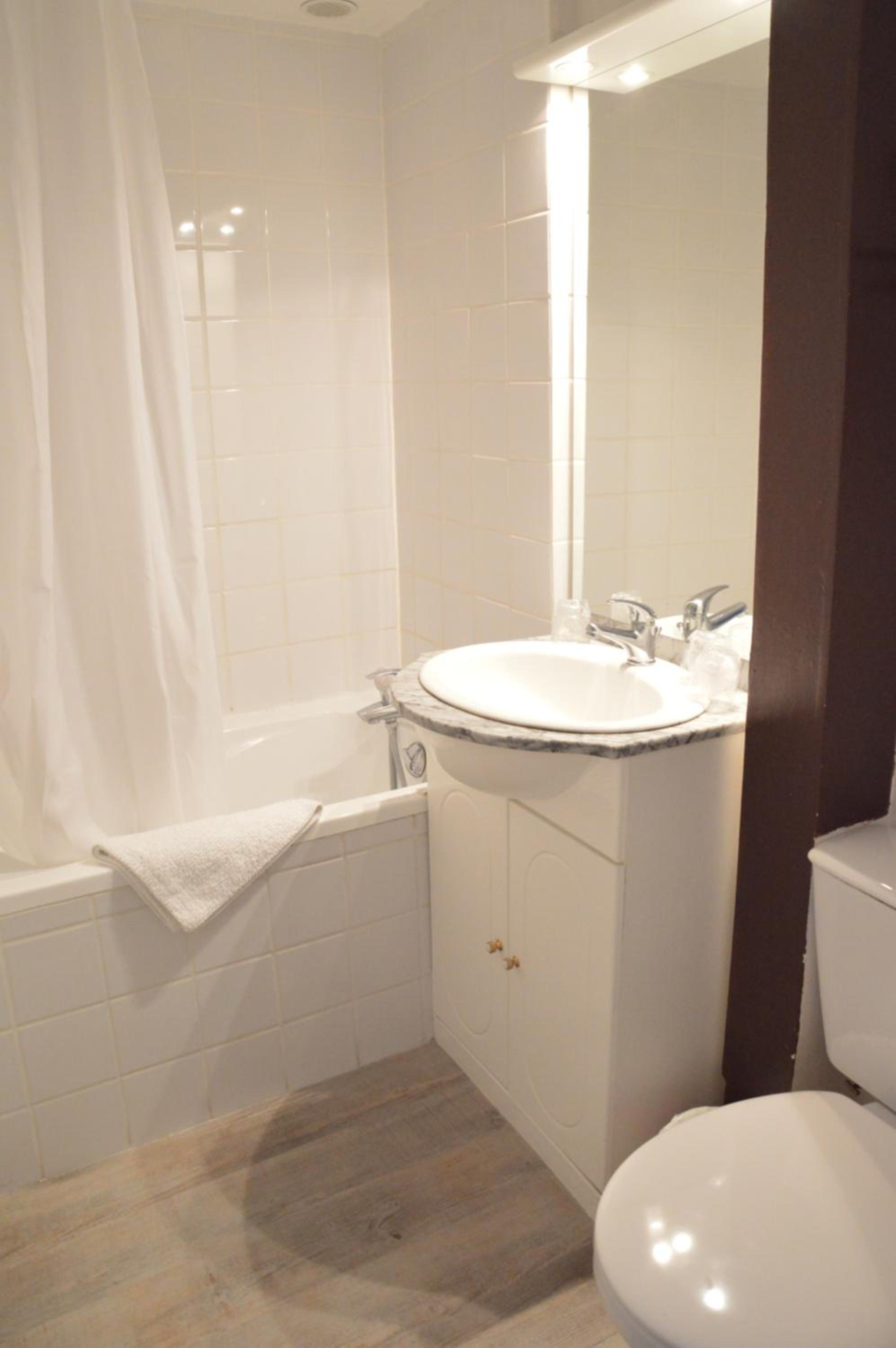 Chalon-Sur-Saone Vacations - Hotel de la Colombiere - Property Image 1