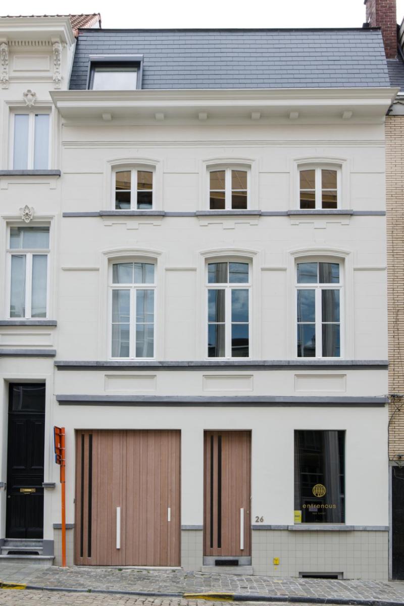 Hotel Entrenous B&B Ghent - Image 1