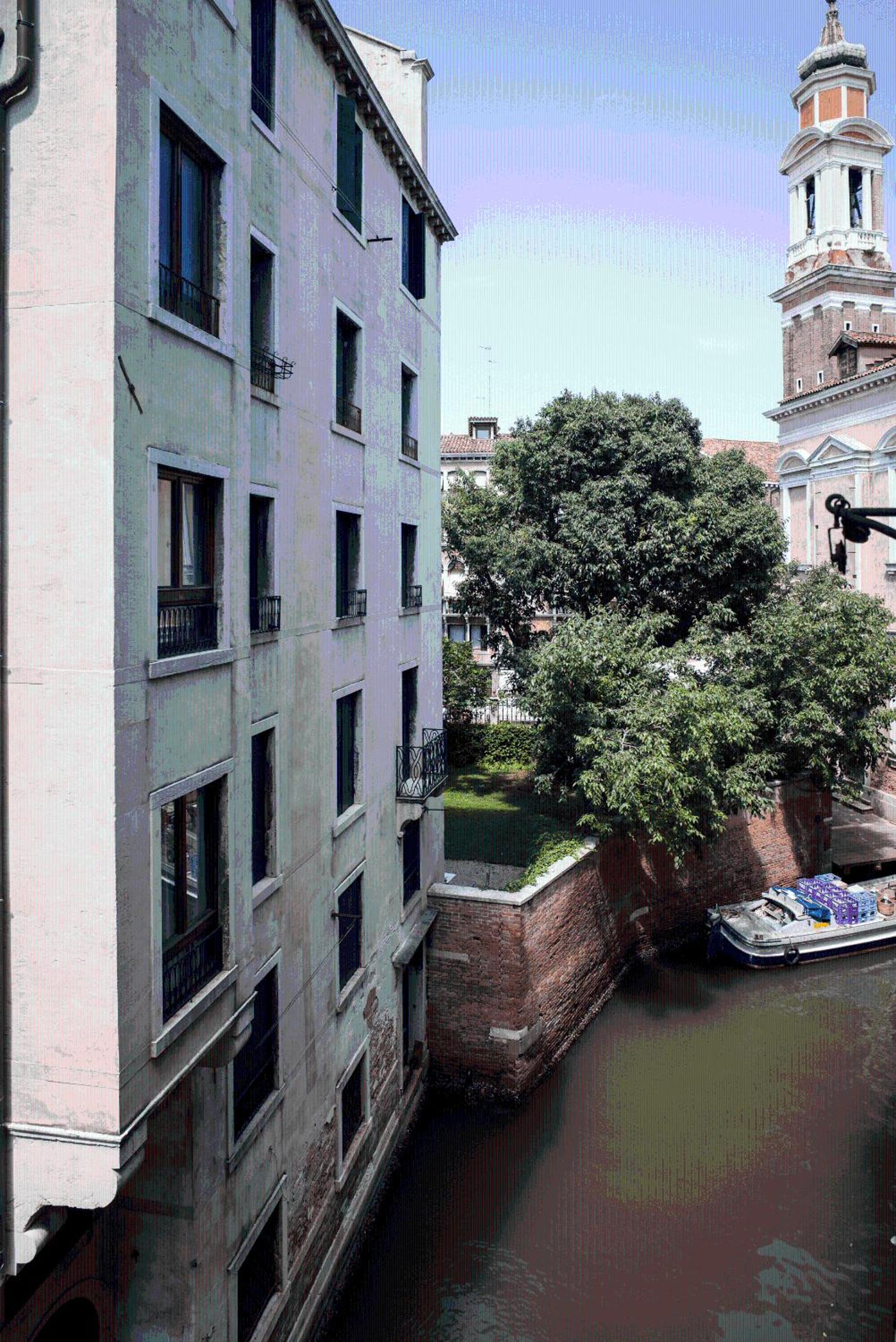 Locanda Leon Bianco on the Grand Canal