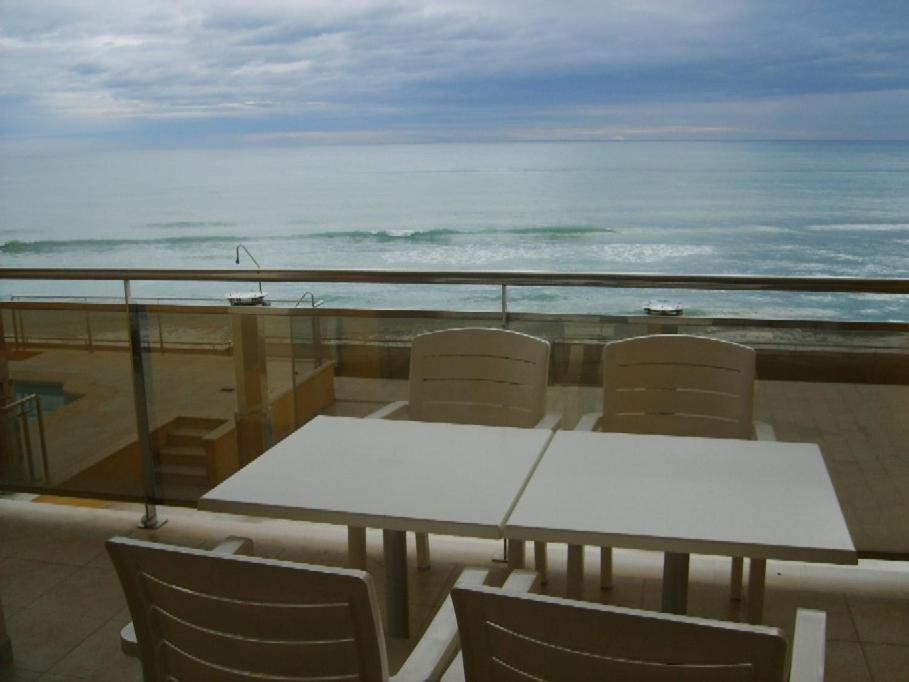 Apartamento con aire acondicionado en 1ª linea de playa edificio Molí de Vent view 4