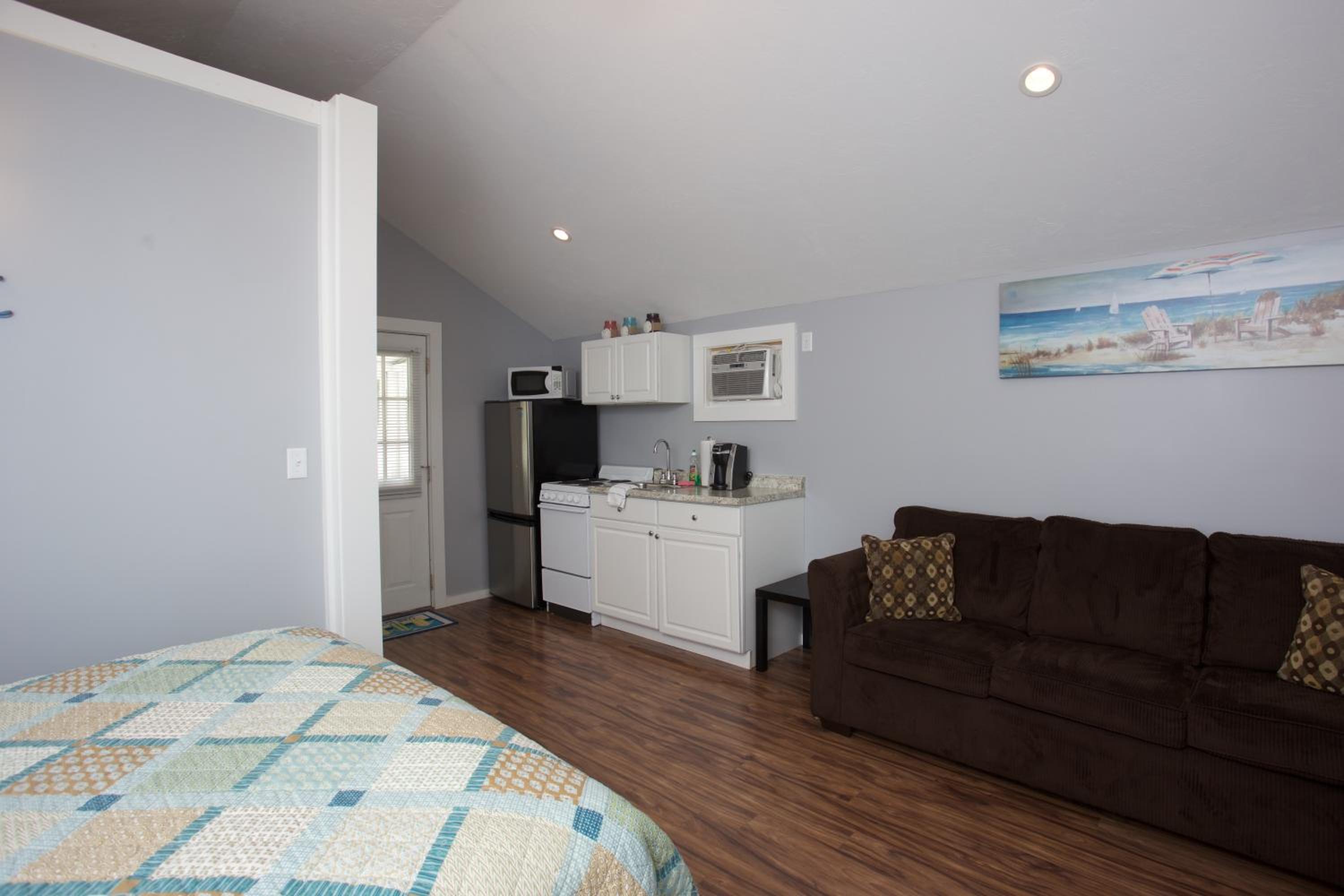 Drake's Island Resort Cottages - Property Image 27