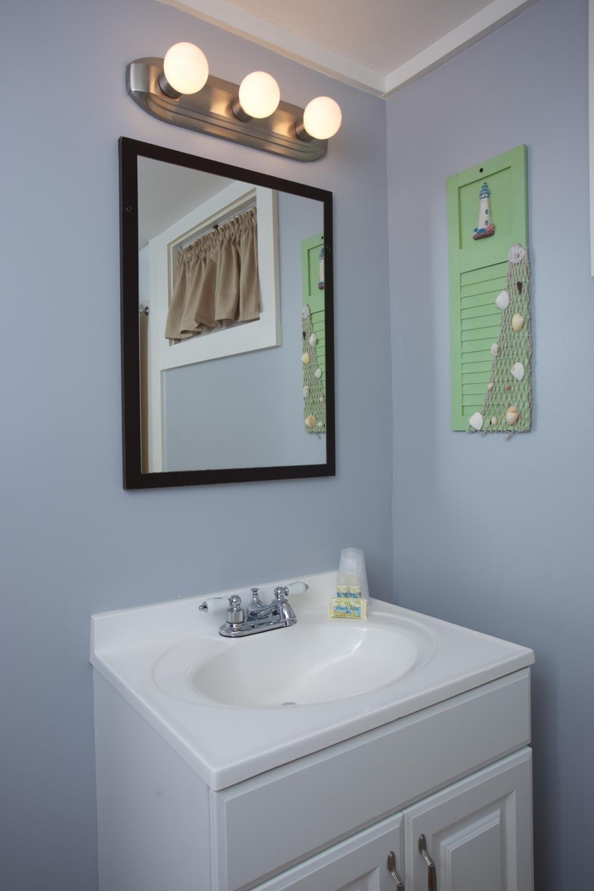 Drake's Island Resort Cottages - Property Image 30
