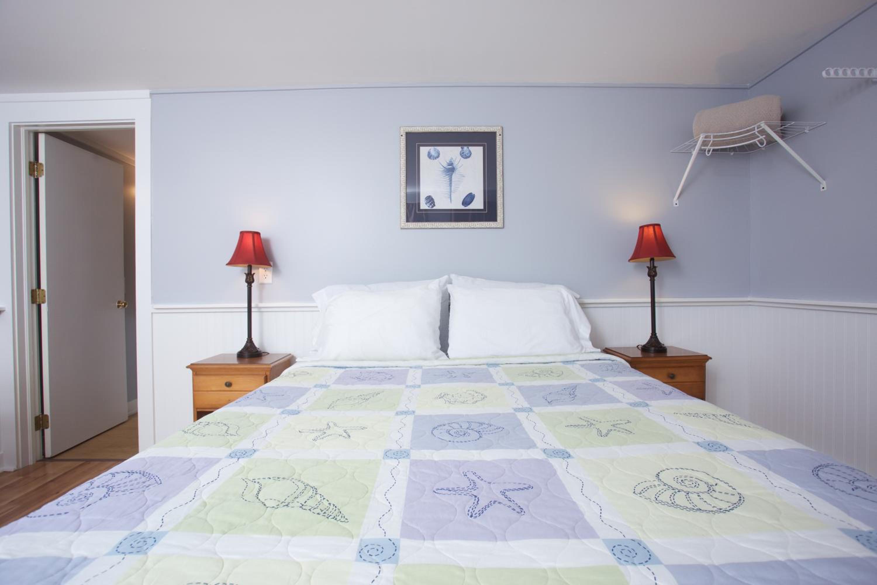 Drake's Island Resort Cottages - Property Image 31