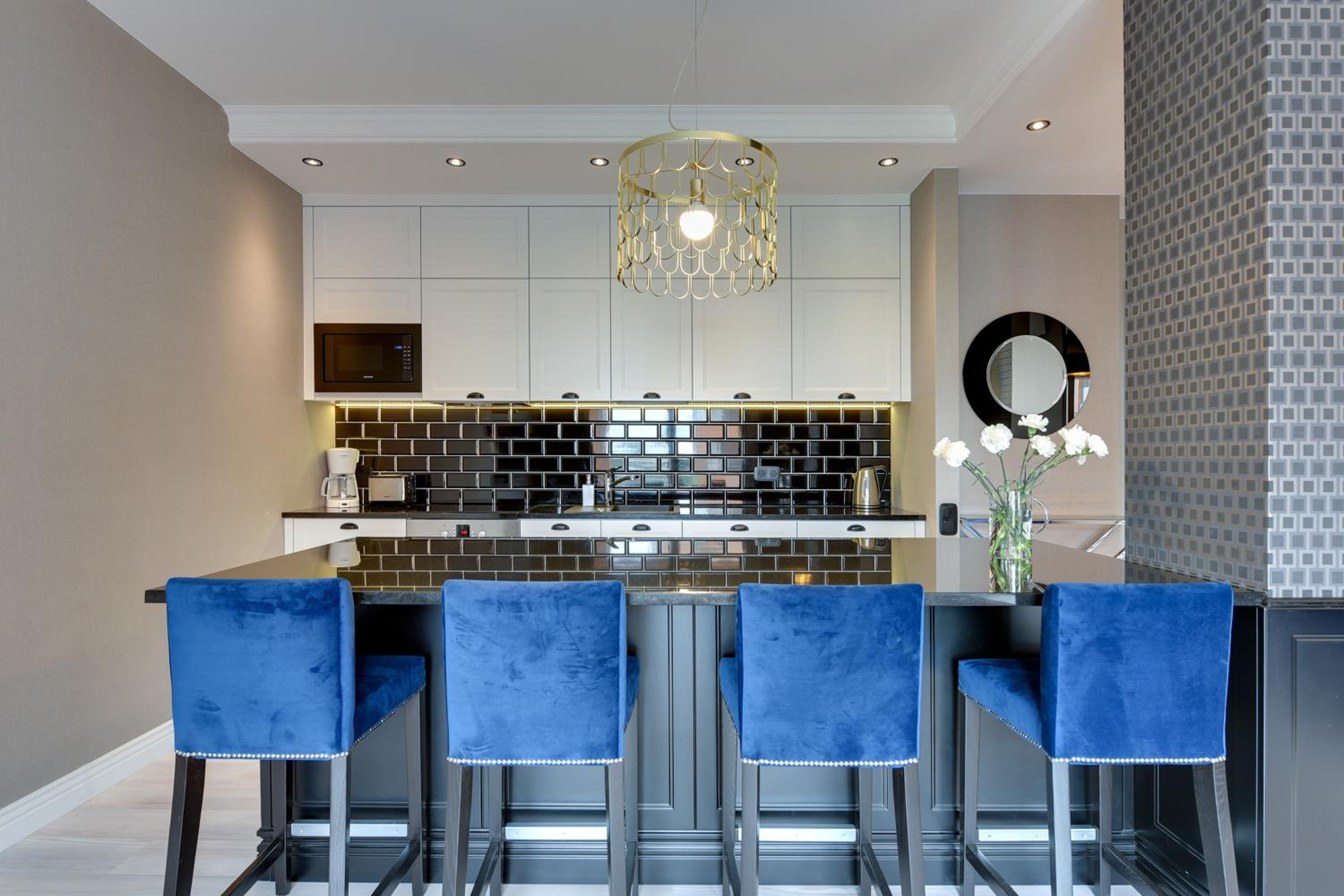 Blue Mandarin Riverside