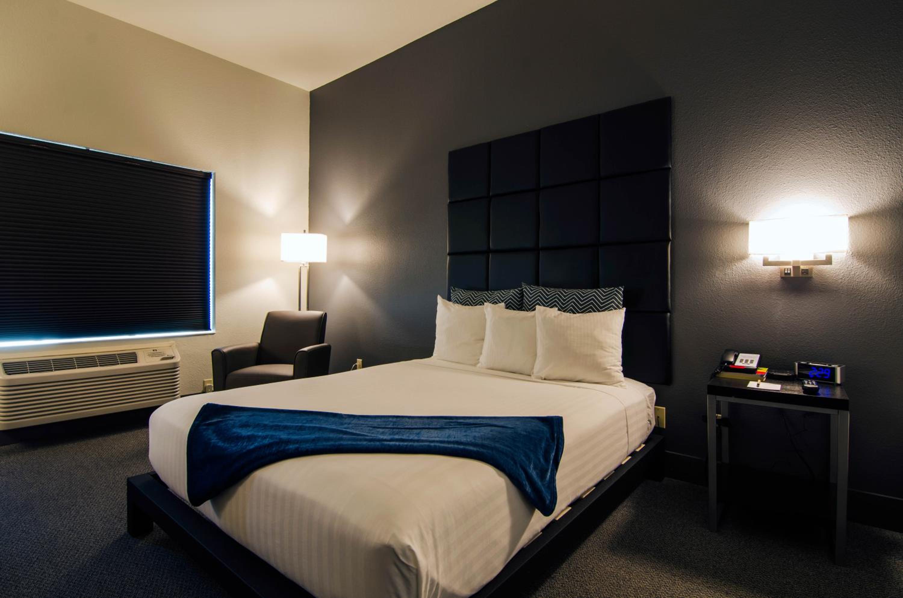 Wood River Inn  Suite - Property Image 13