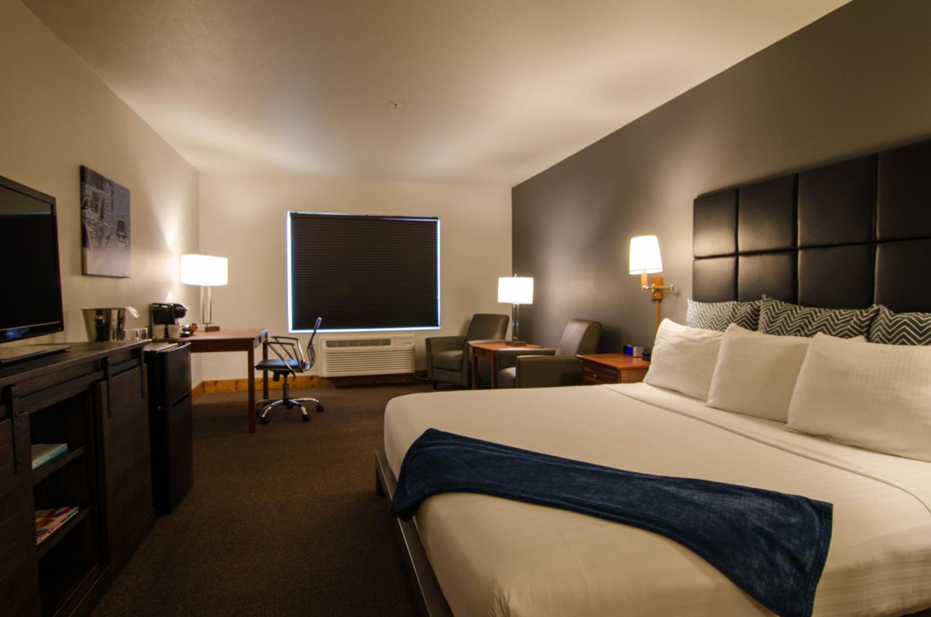 Wood River Inn  Suite - Property Image 15