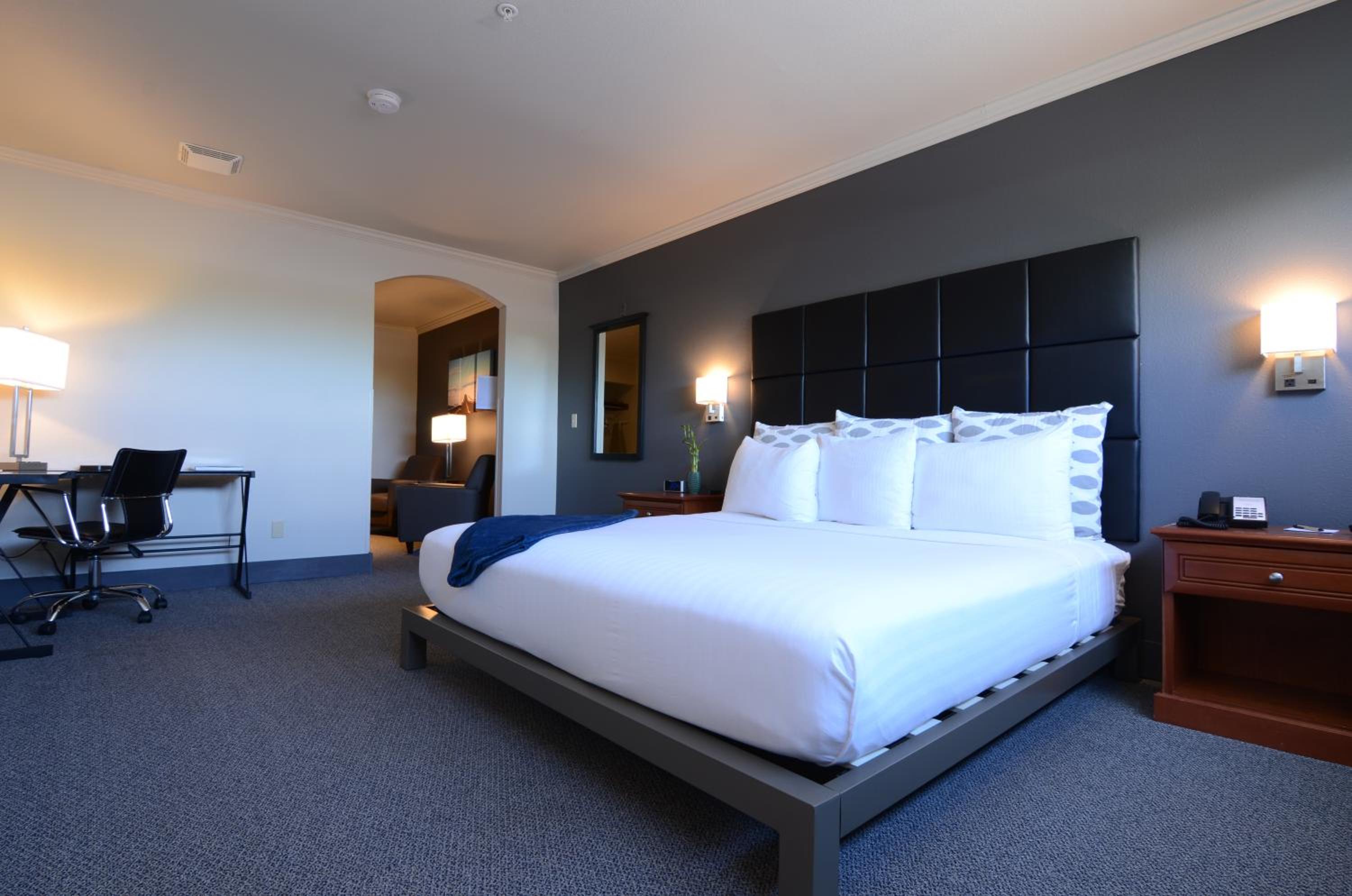 Wood River Inn  Suite - Property Image 33