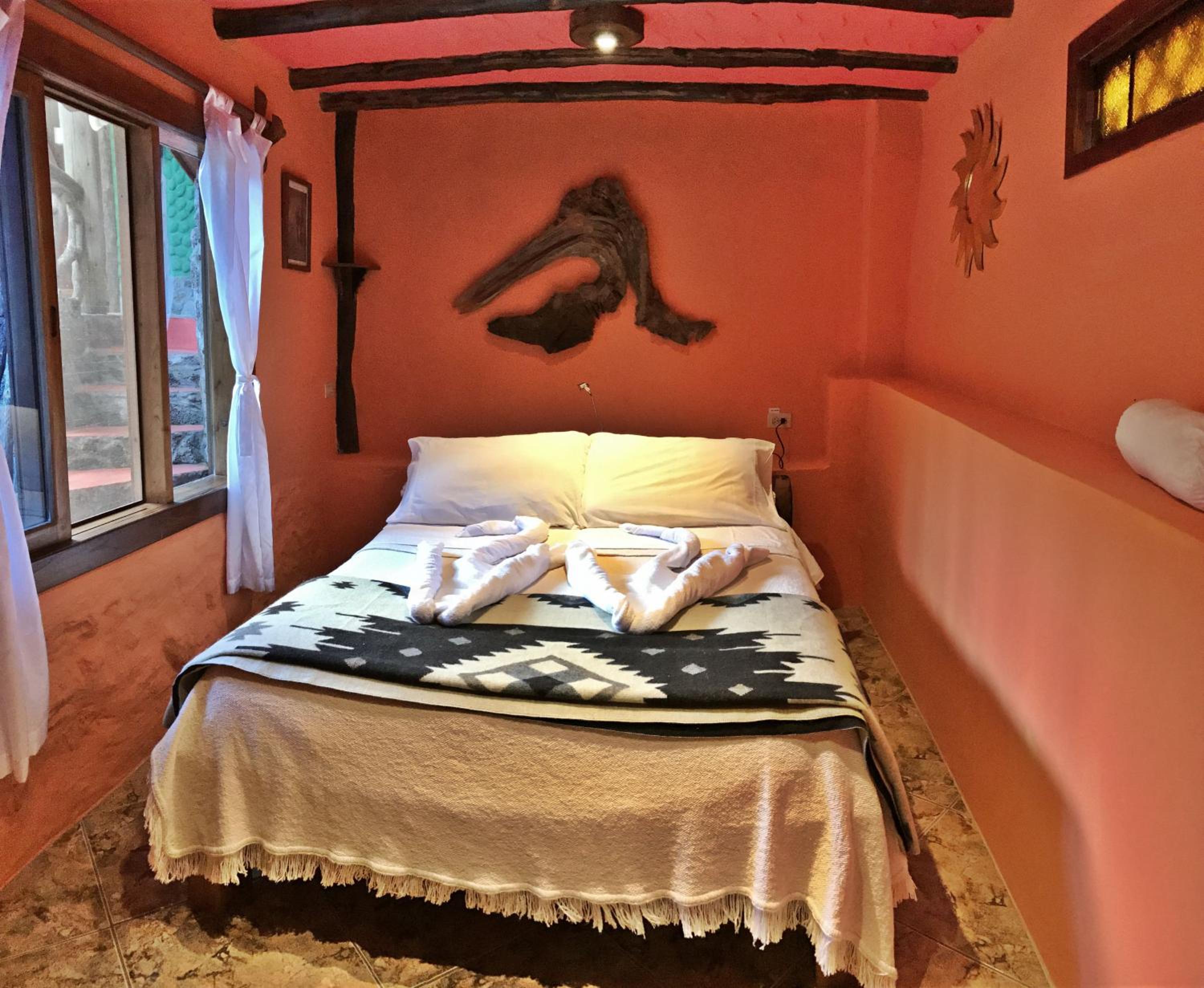 Lonesome George Ecolodge