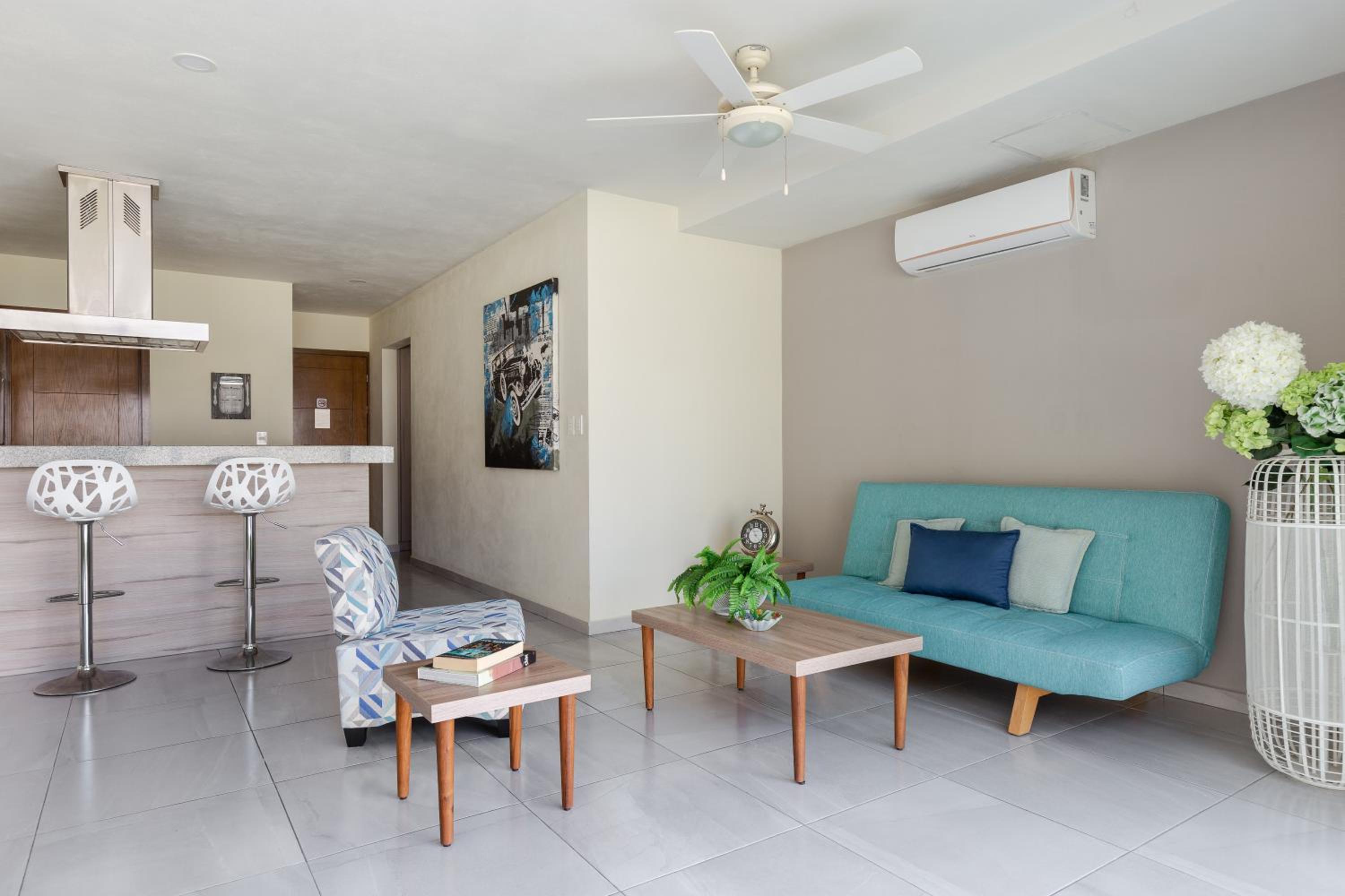 Deluxe fully furnished 2bd