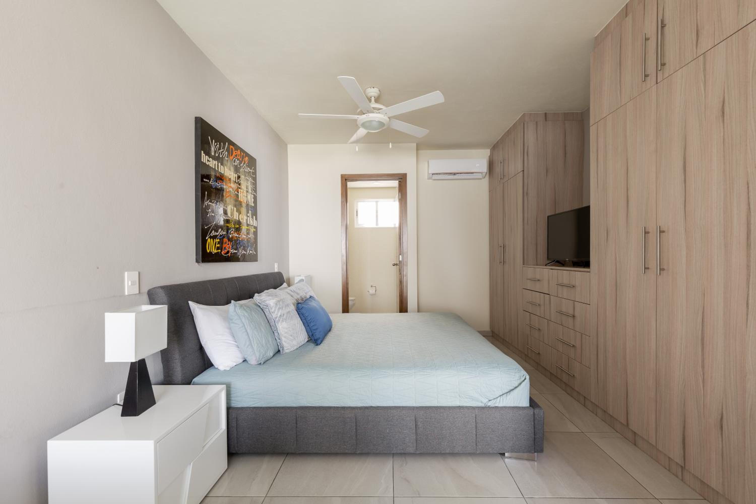 Deluxe fully furnished 2bd