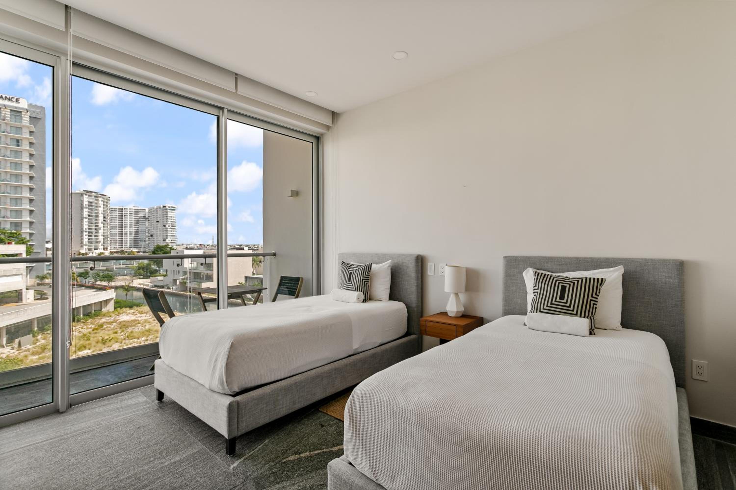 Business studio-apartment near the beach