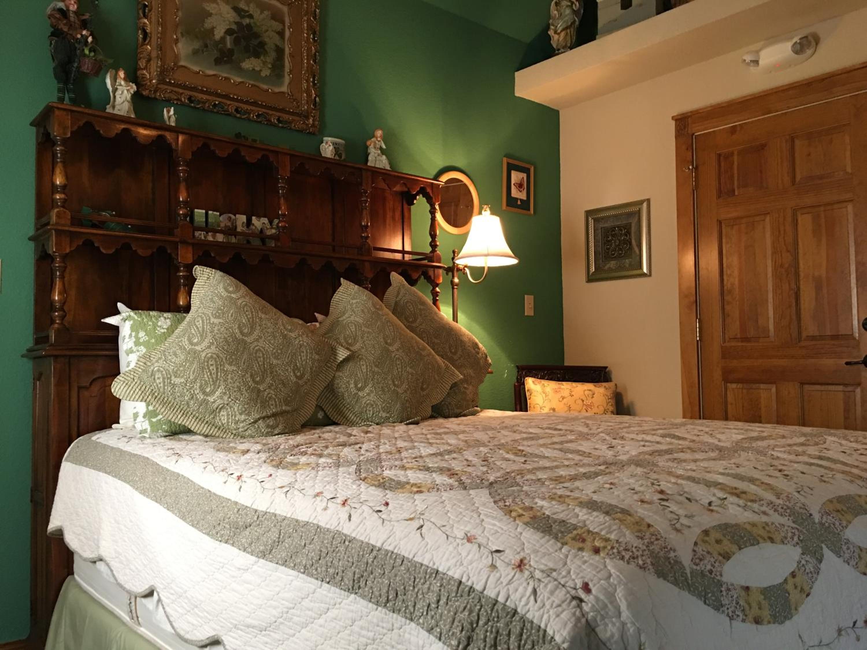 All Seasons Inn