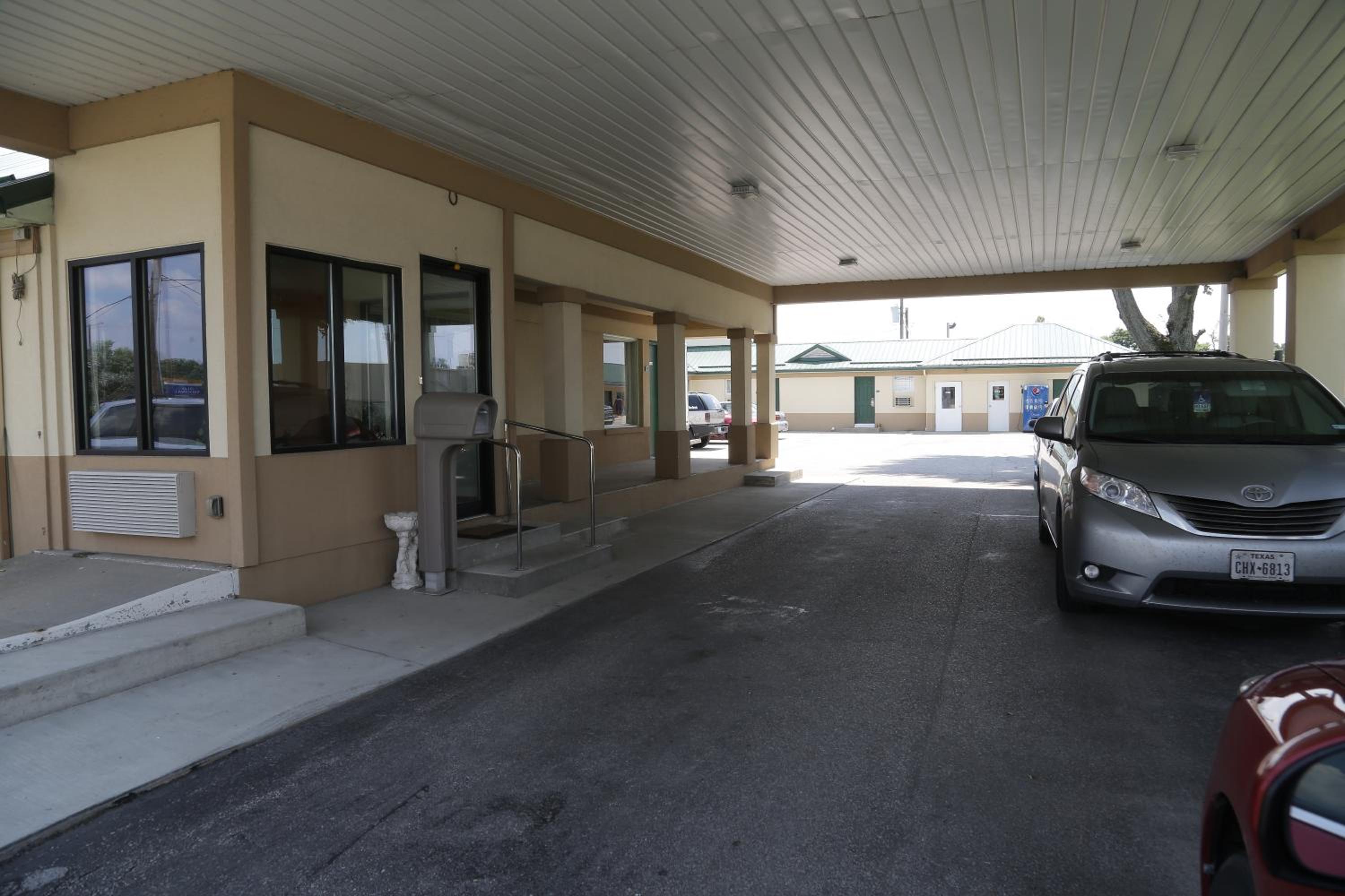 Theroff's Motel view 4