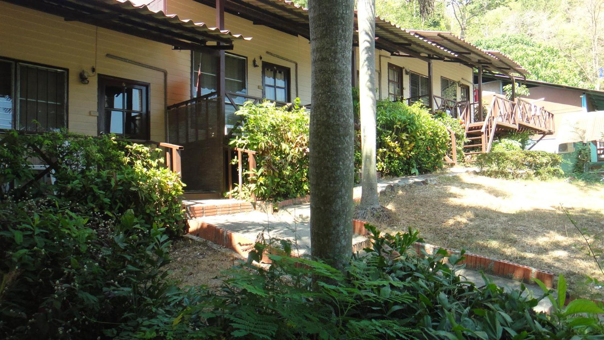 Tropical Garden Bungalow