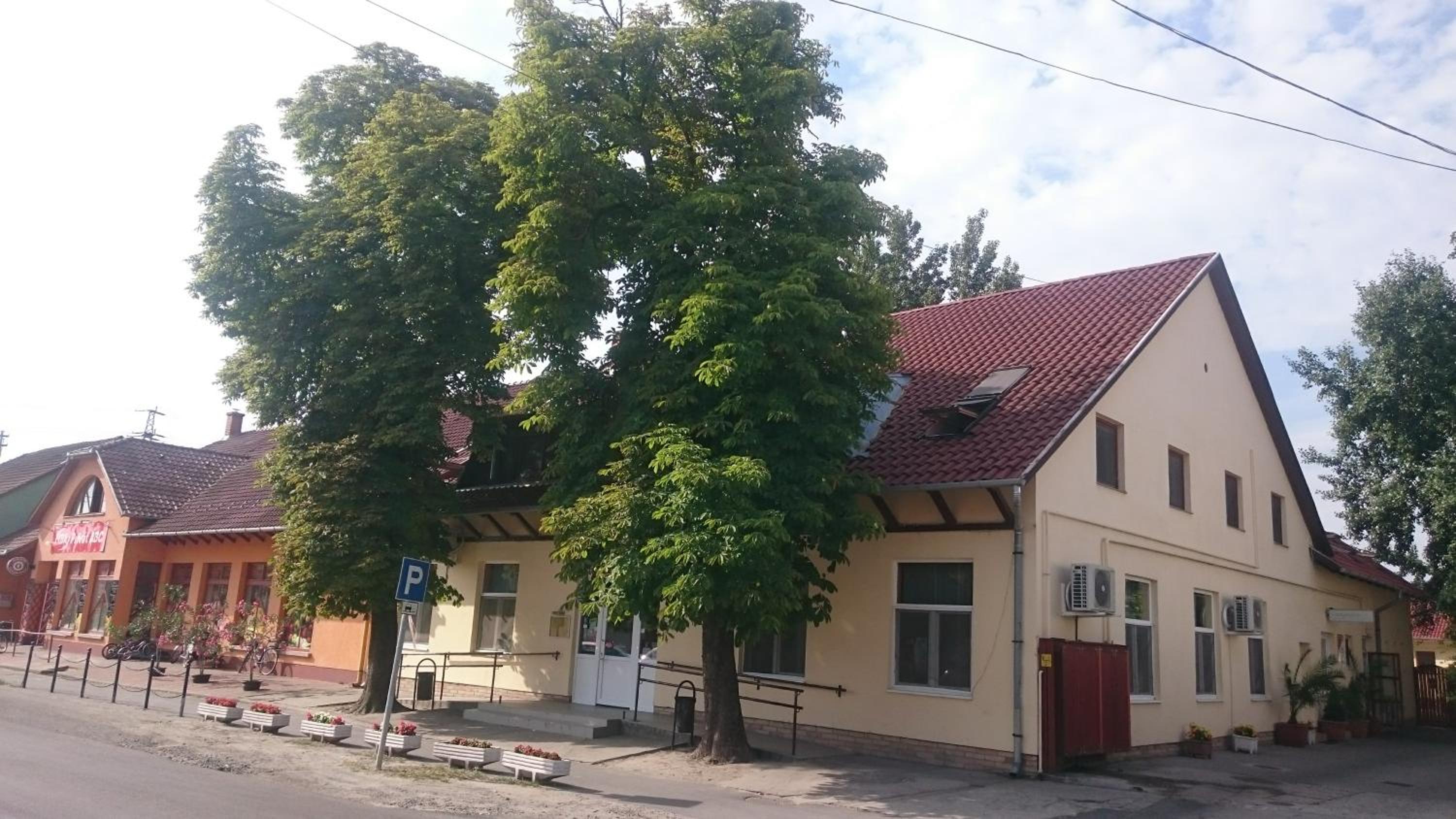 Bordany Hostel