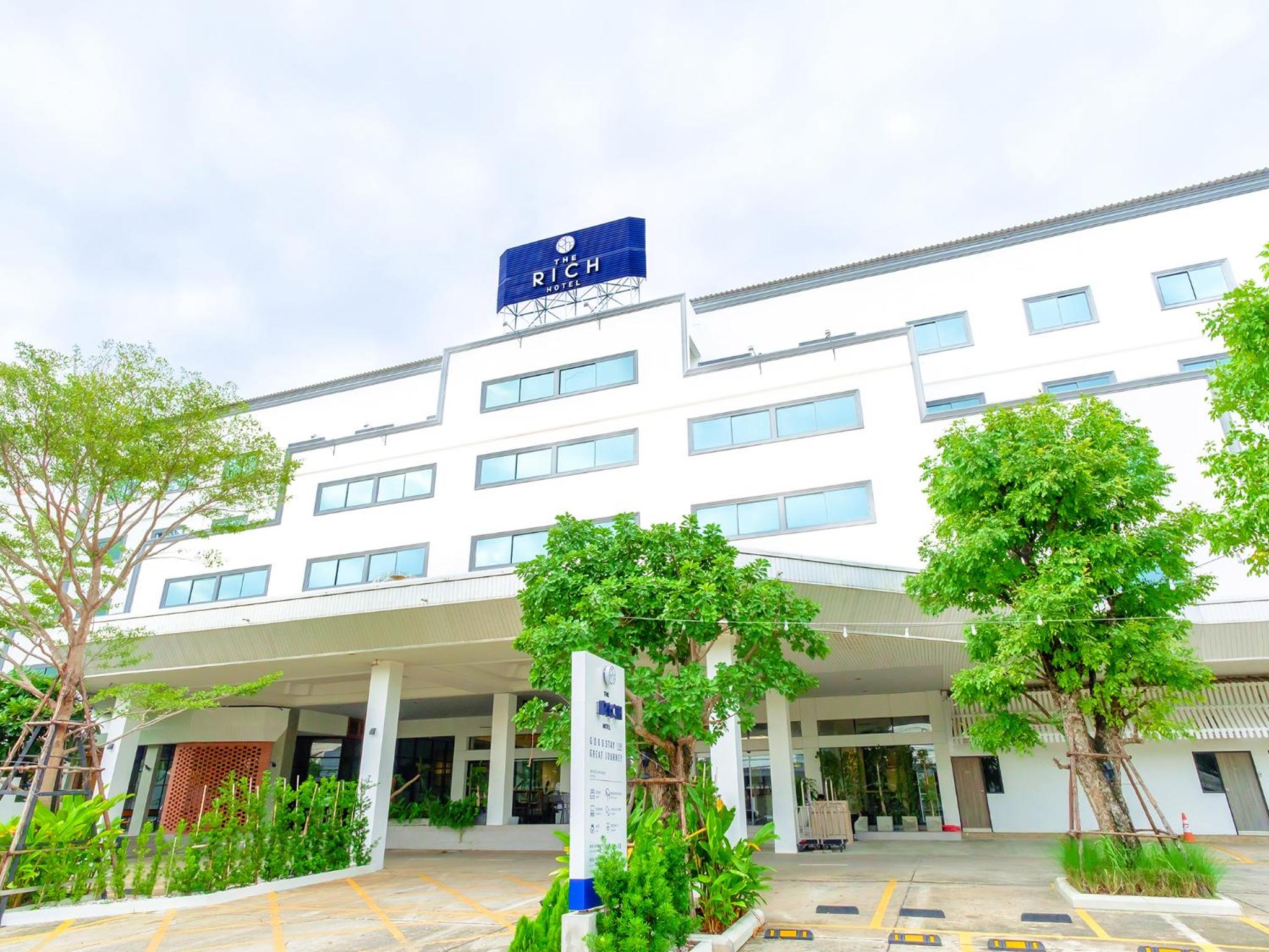 The Rich Hotel