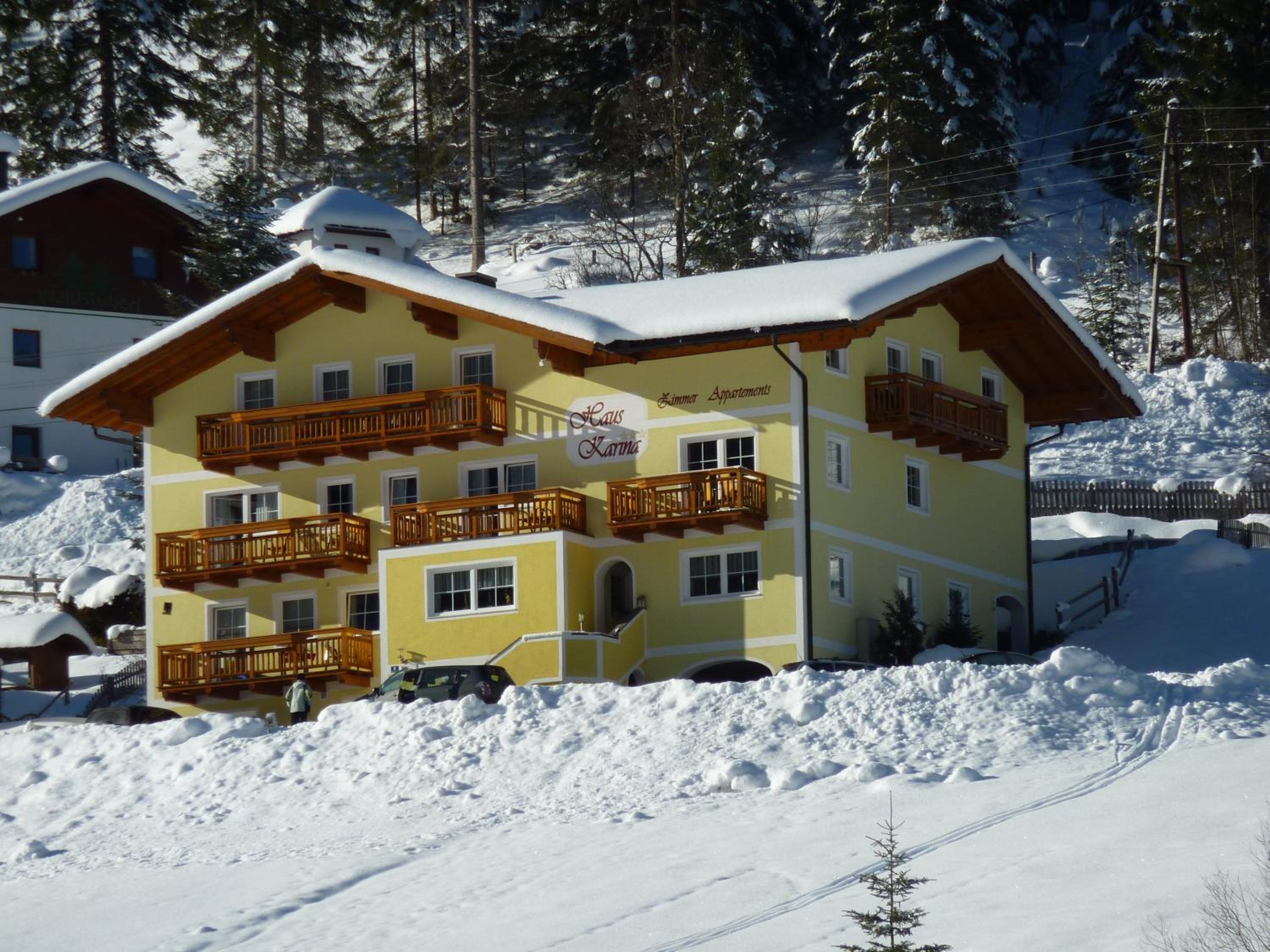 4 Mountains Apartments