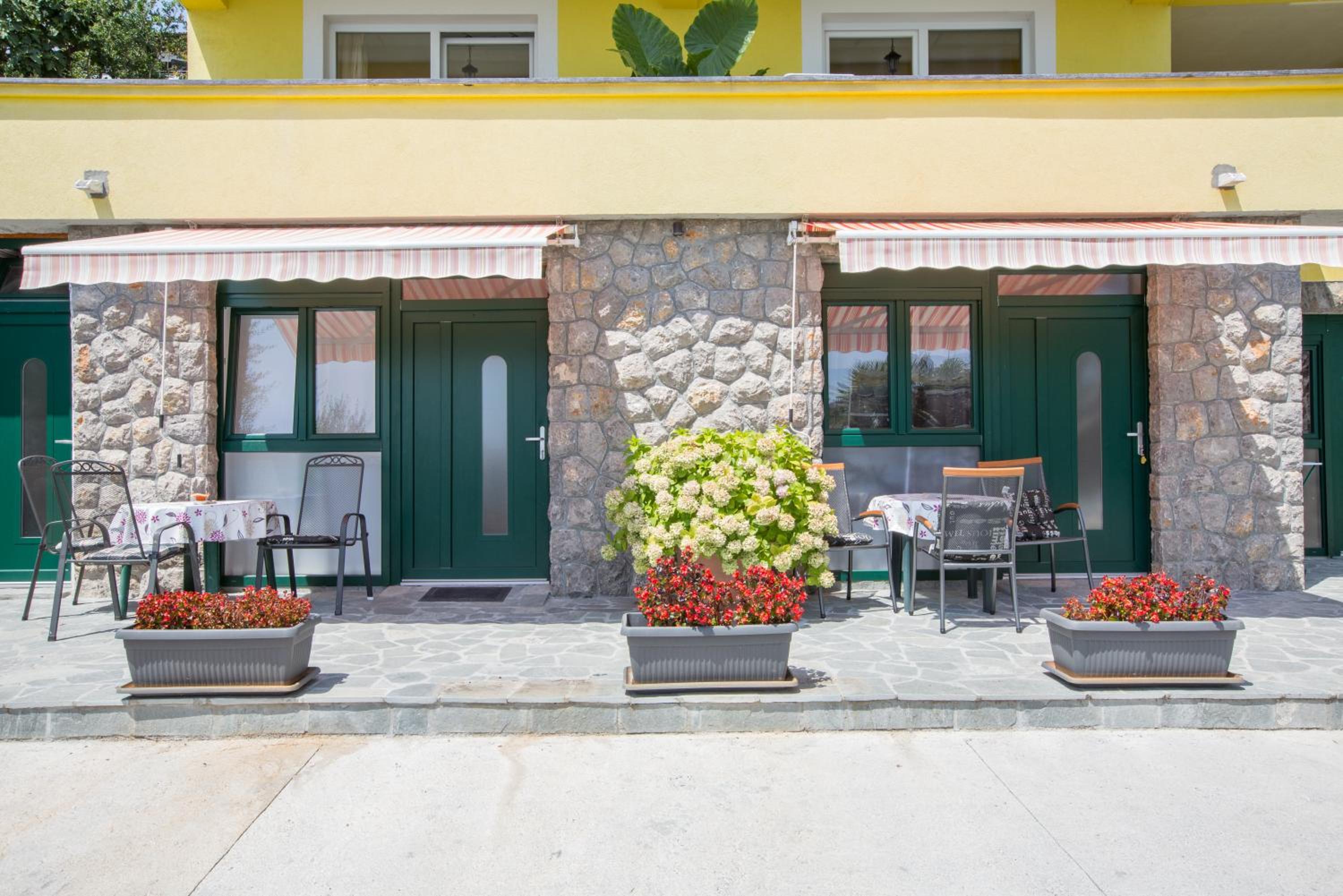Apartmani Ve-Ro view 2