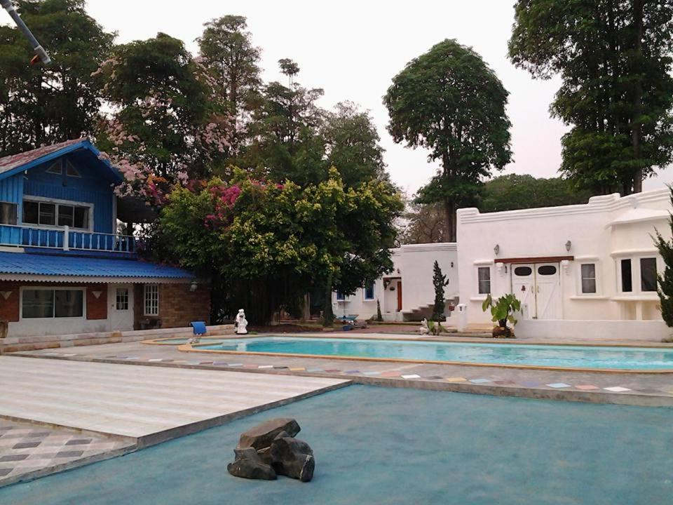 Scenic Riverside Resort