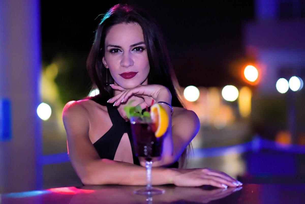 bar
