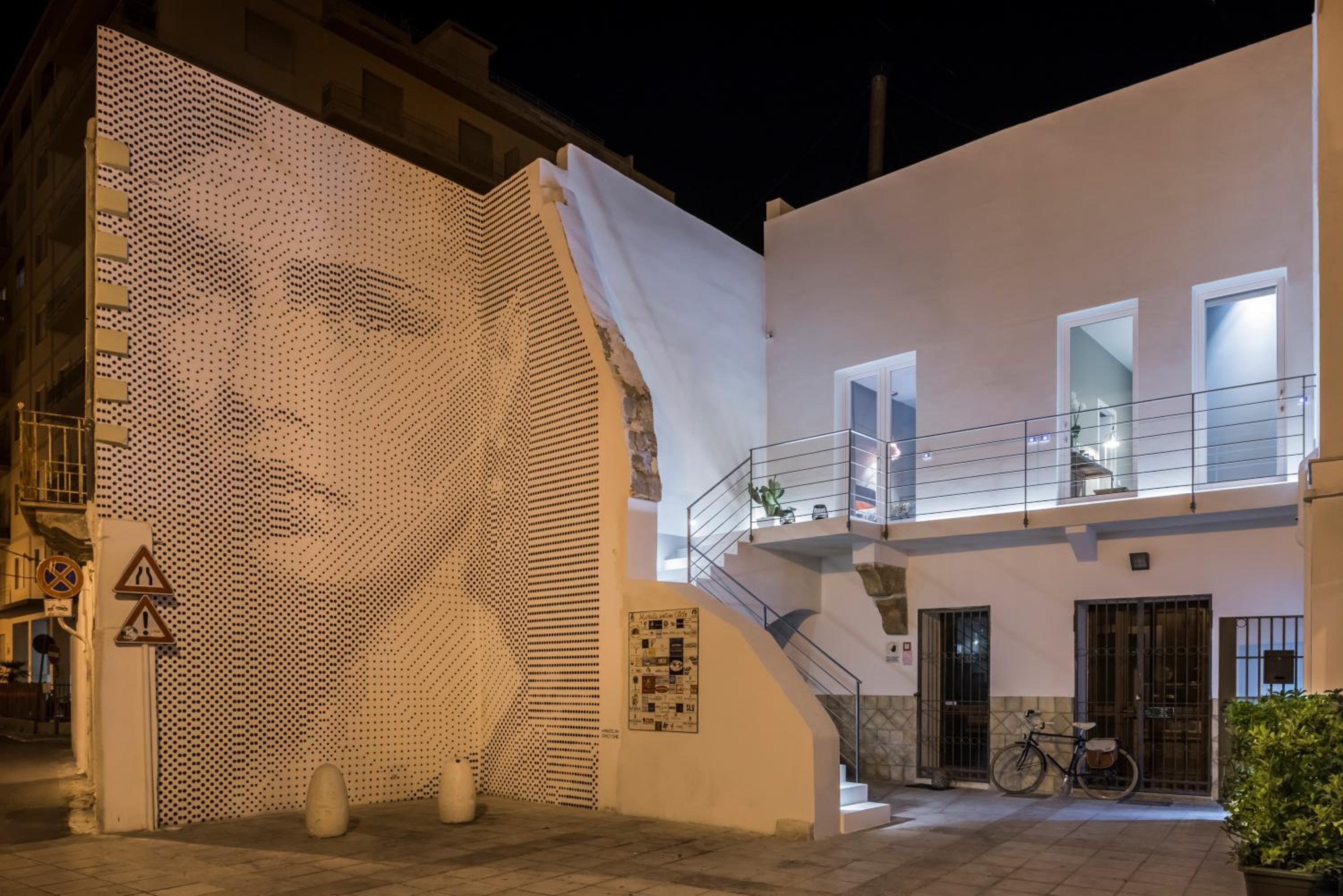 Hotel Slo Design House - Image 1