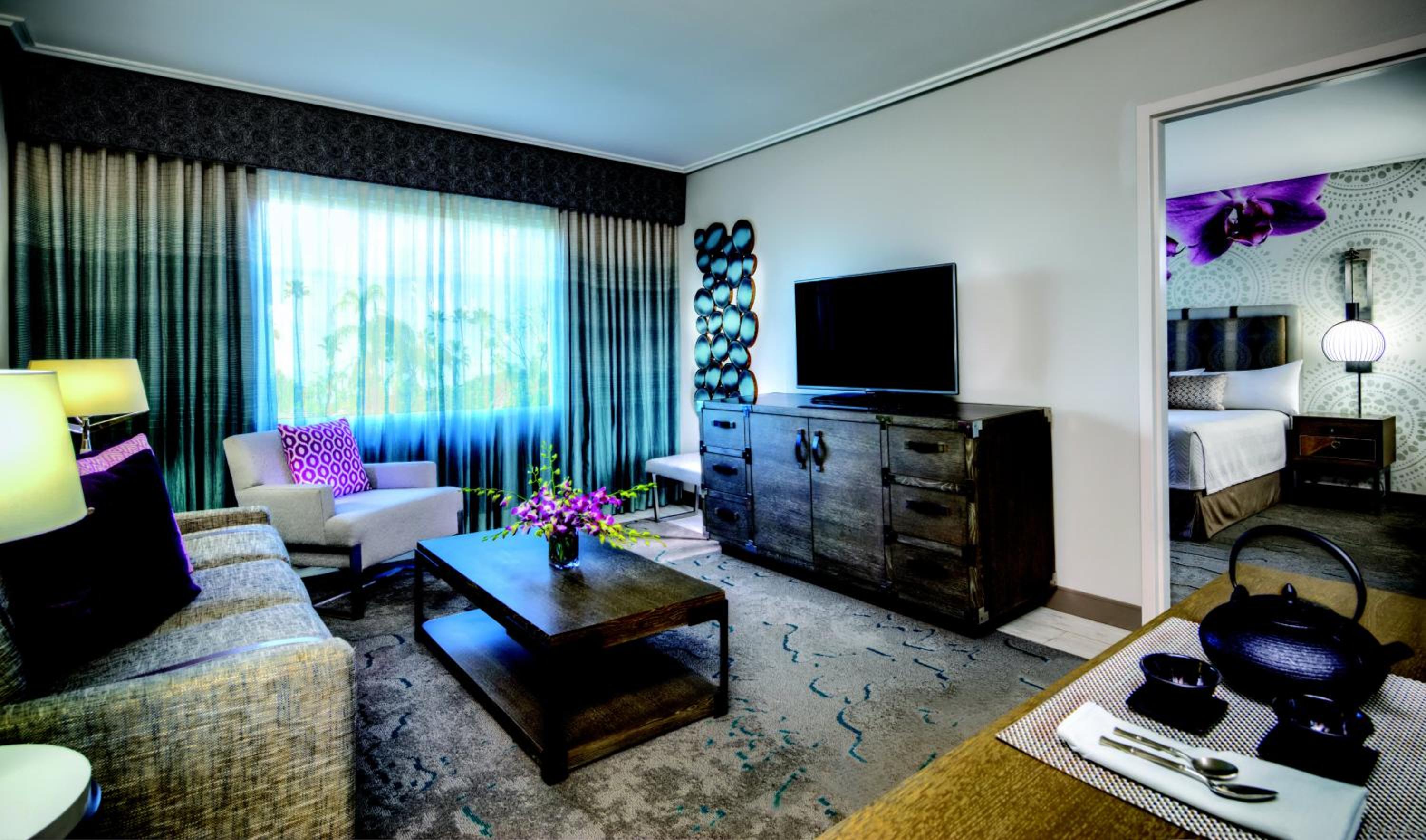 Universal's Loews Royal Pacific Resort