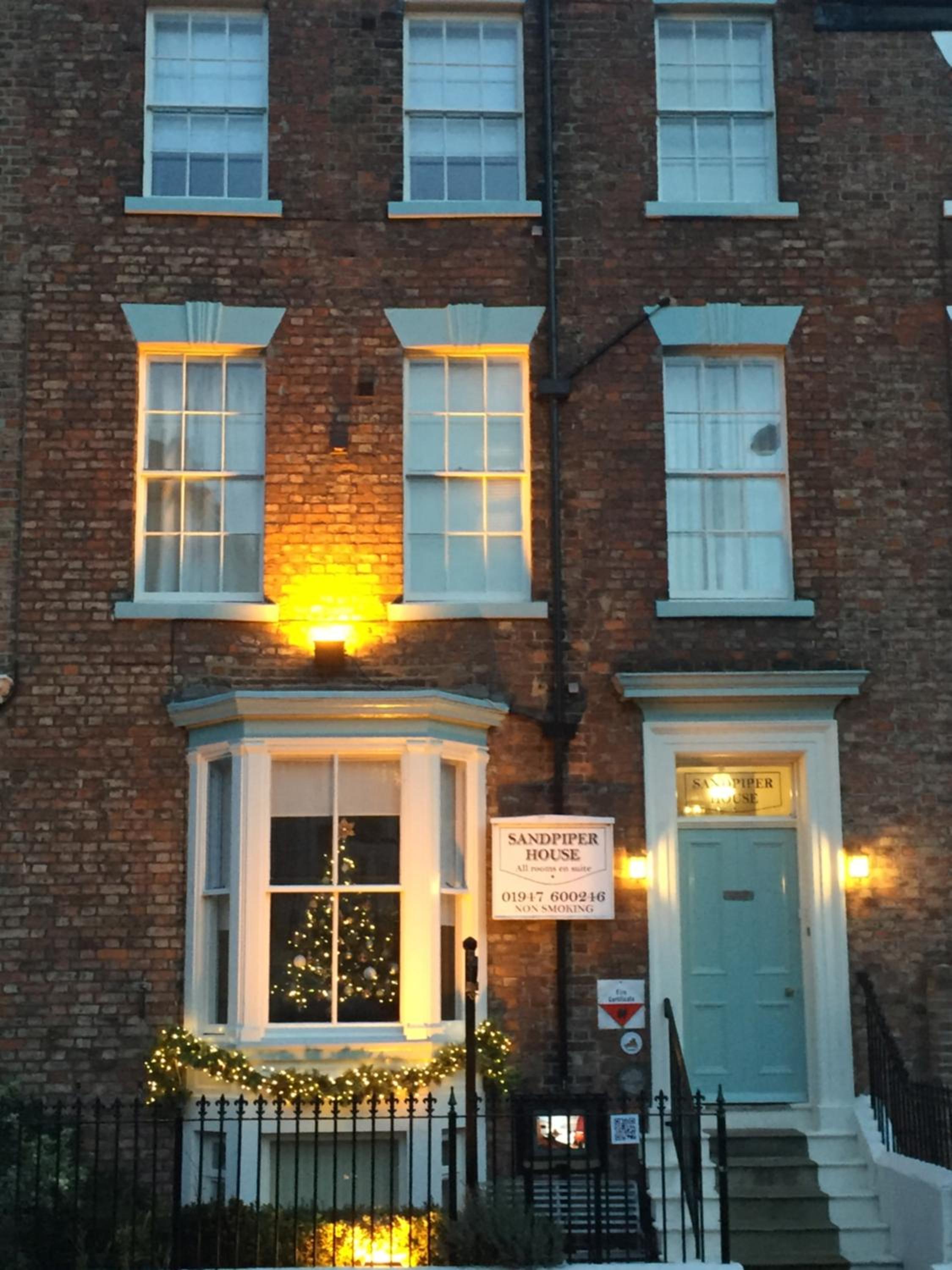 Hotel Sandpiper House - Image 1