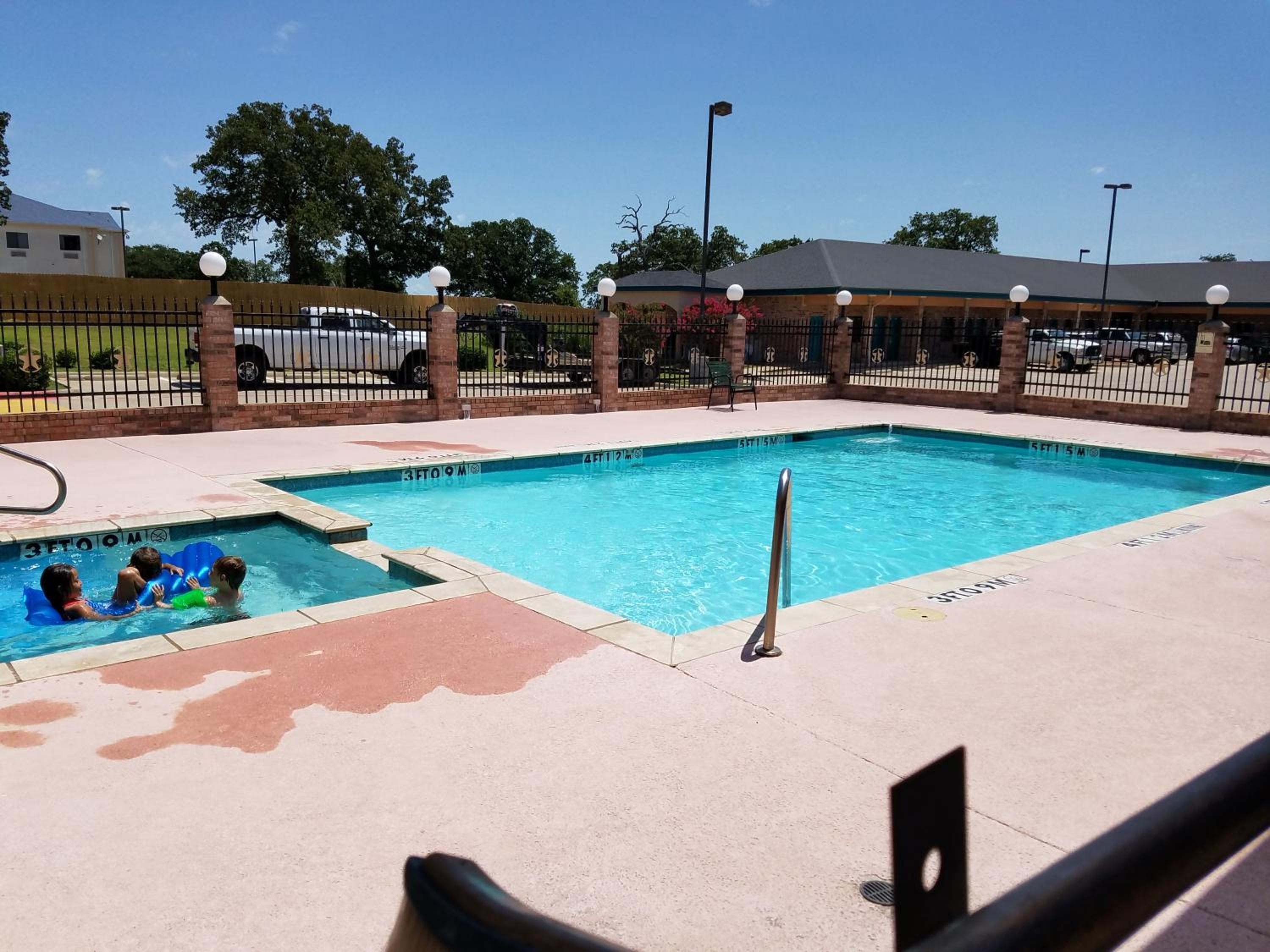 Quality One Motel