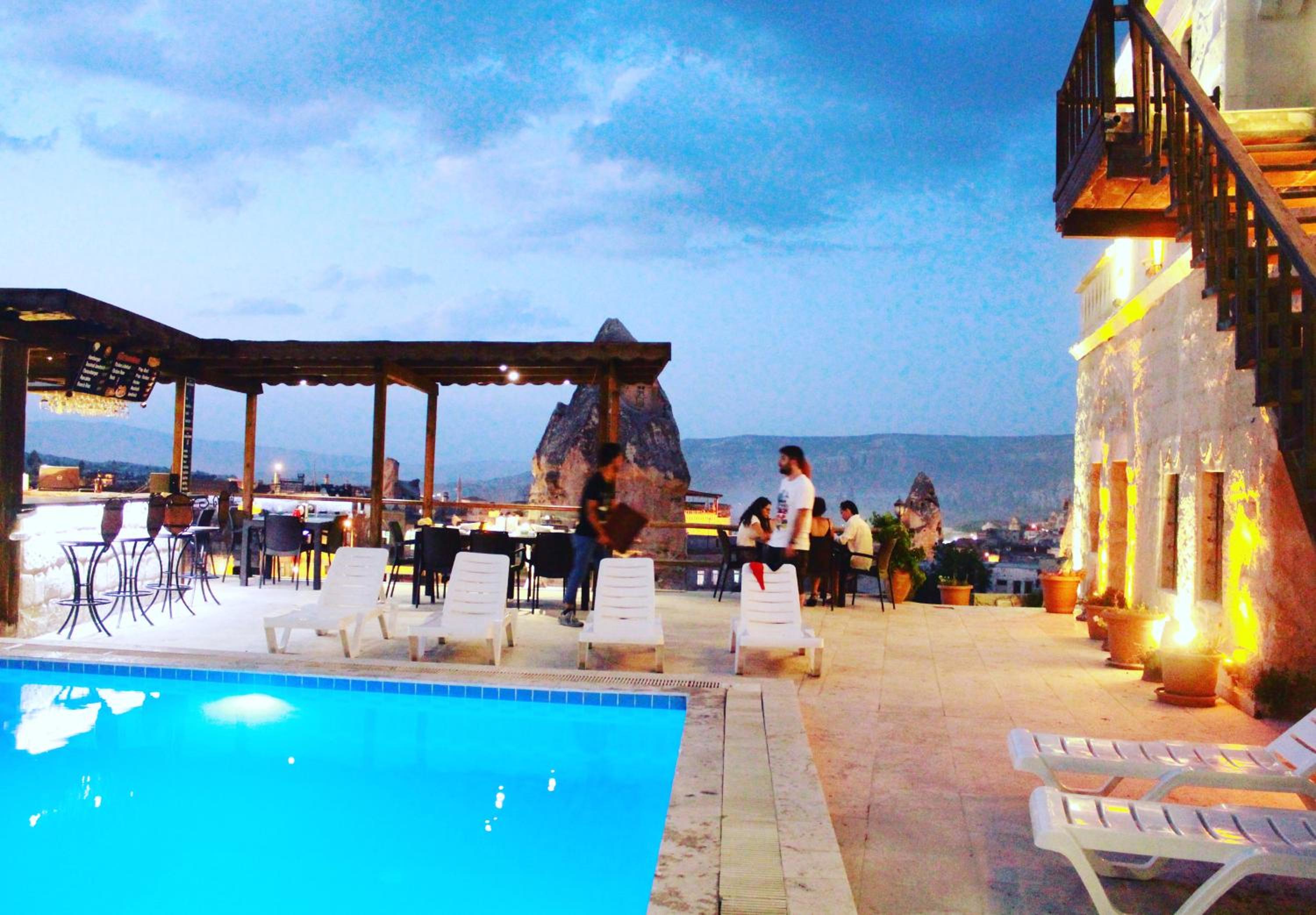 Shoestring Cave House - Image 57