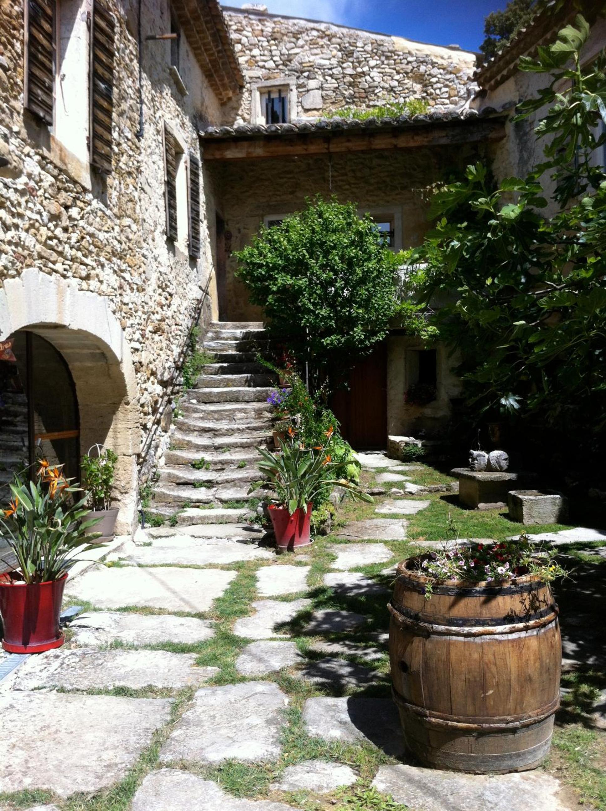 Photo 6