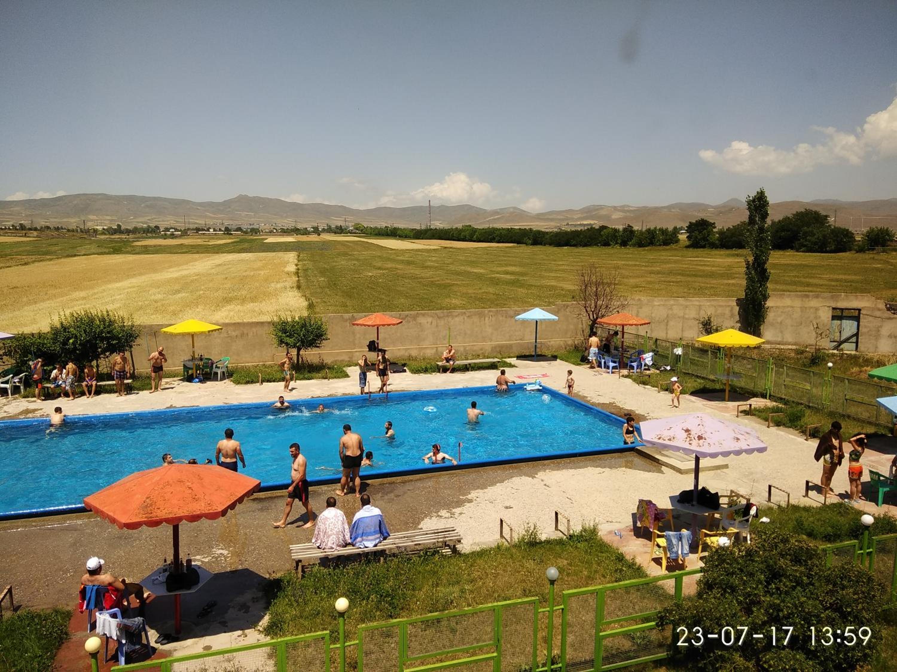 Erazank Hotel