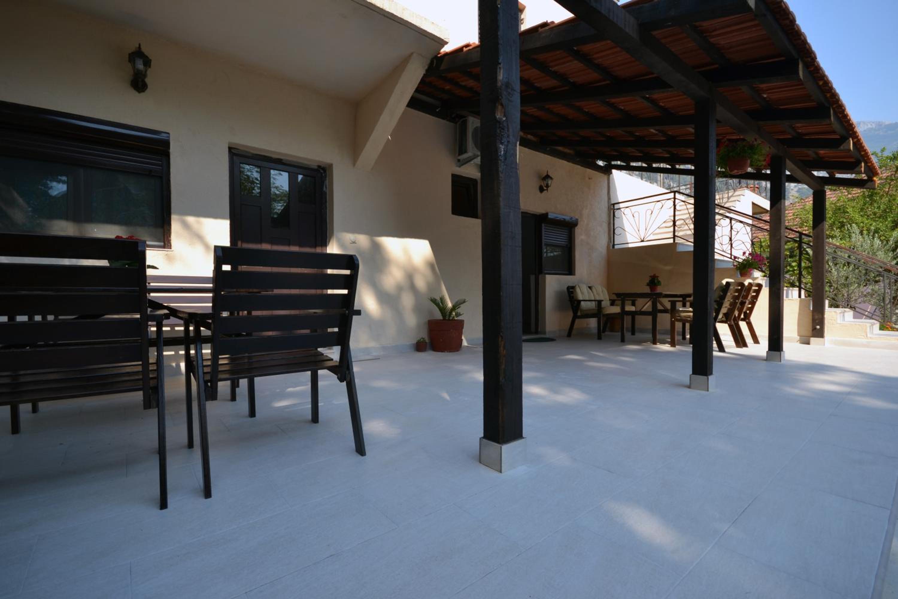 Apartments Dionis