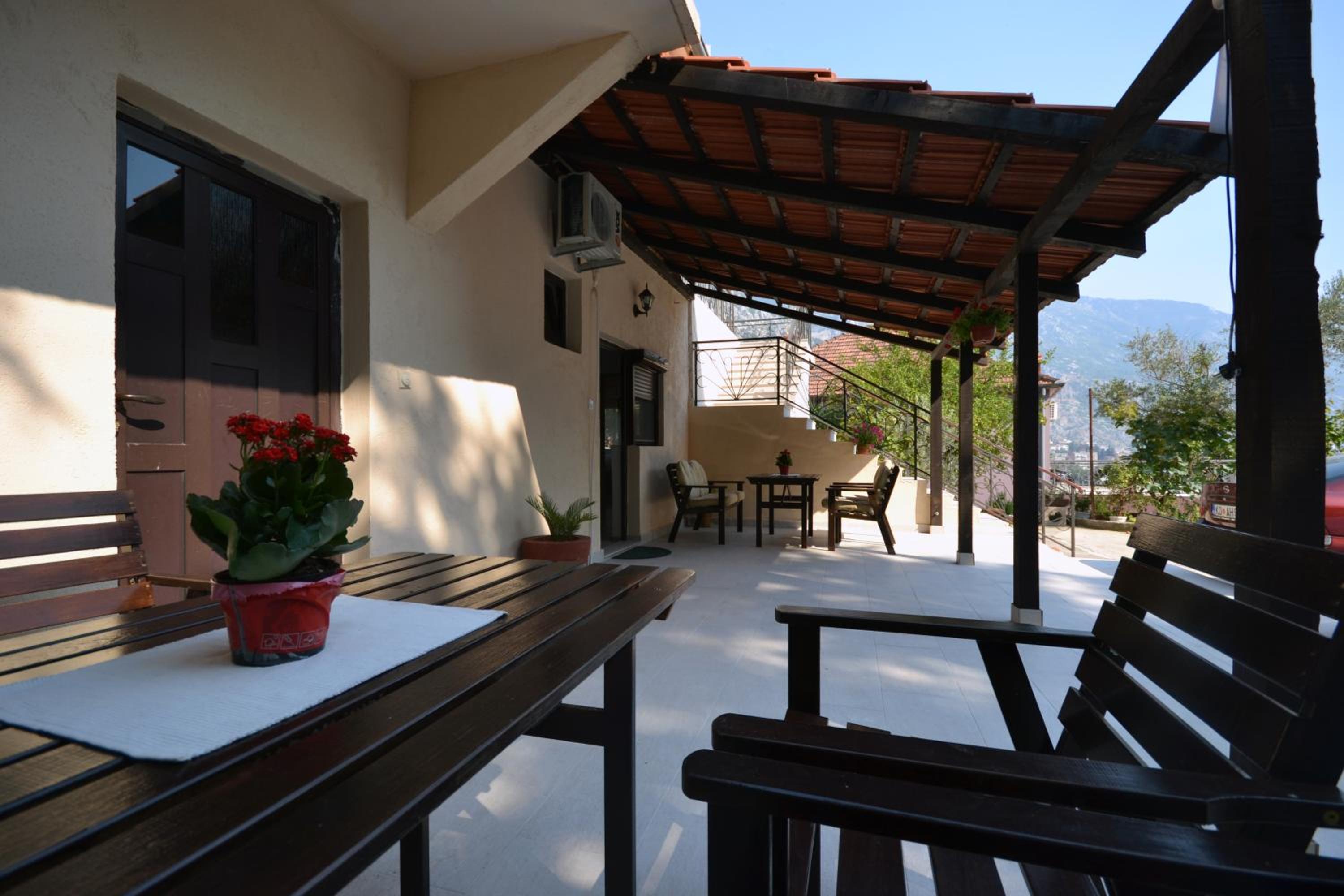 Apartments Dionis