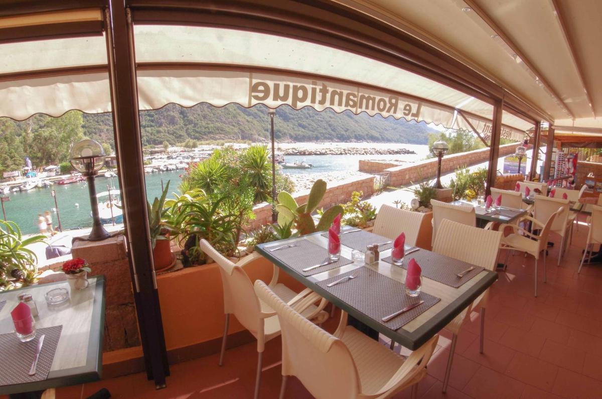restaurant
