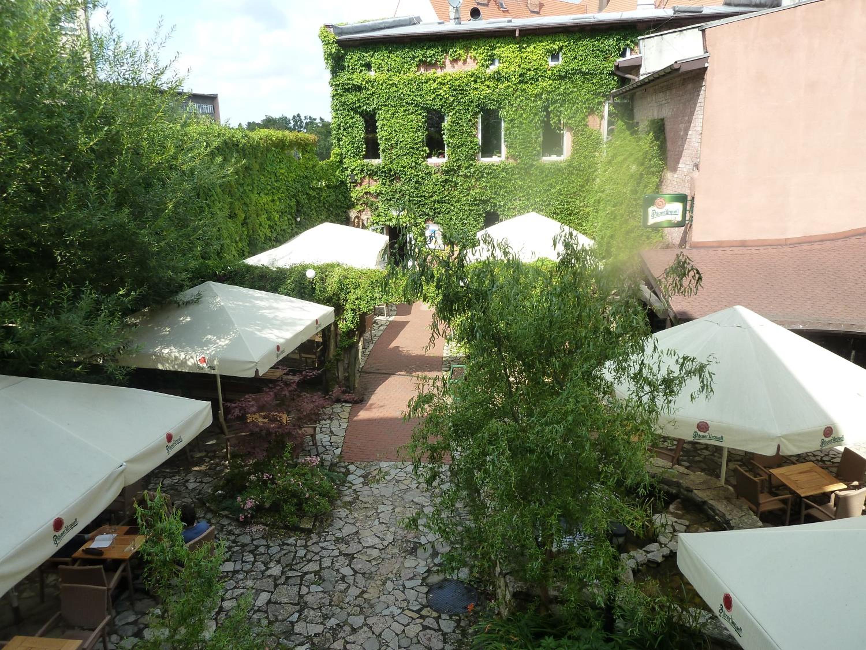Hostel Gliwice Centrum PARKING view 5