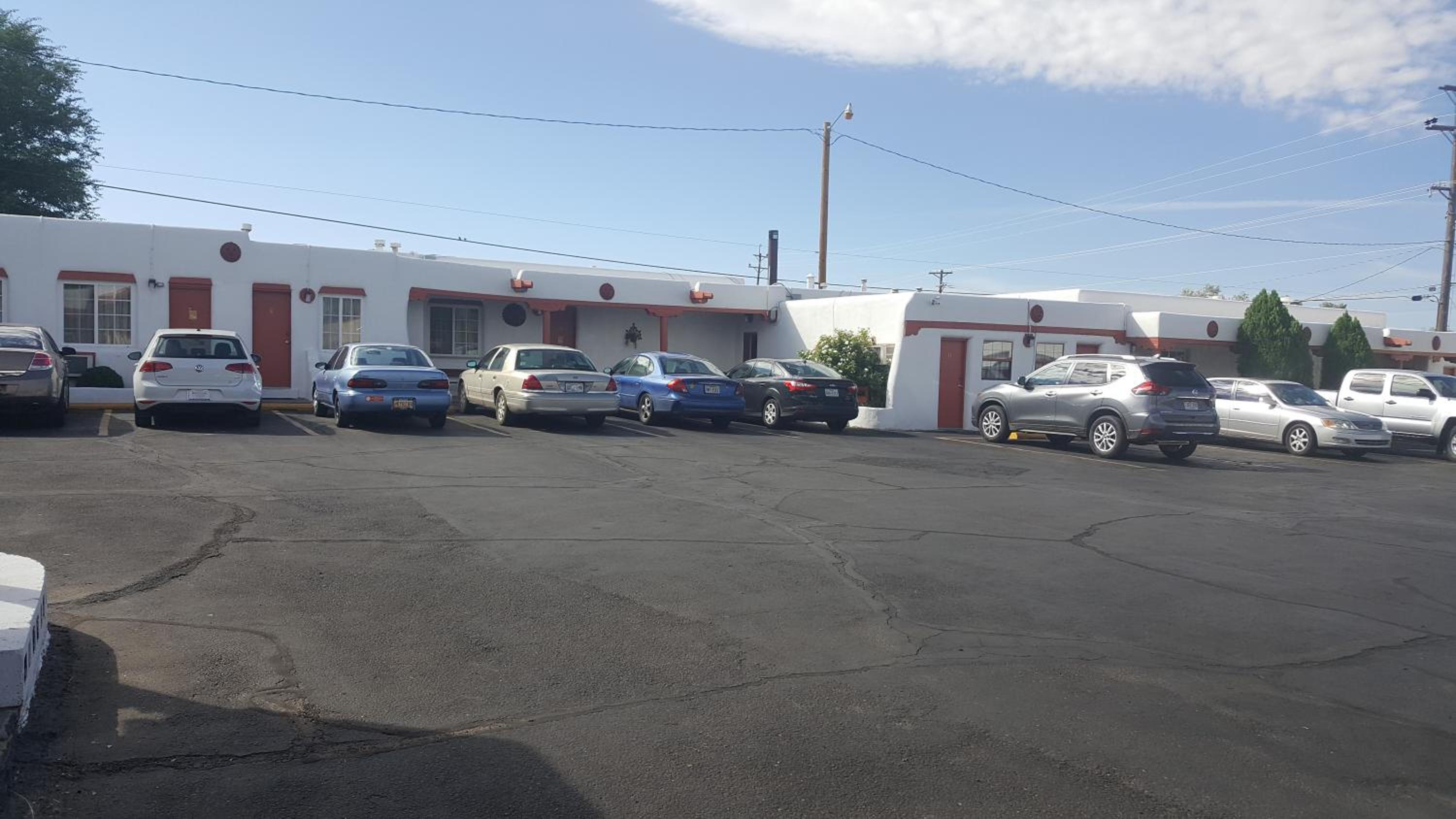 Cottonwood Court Motel