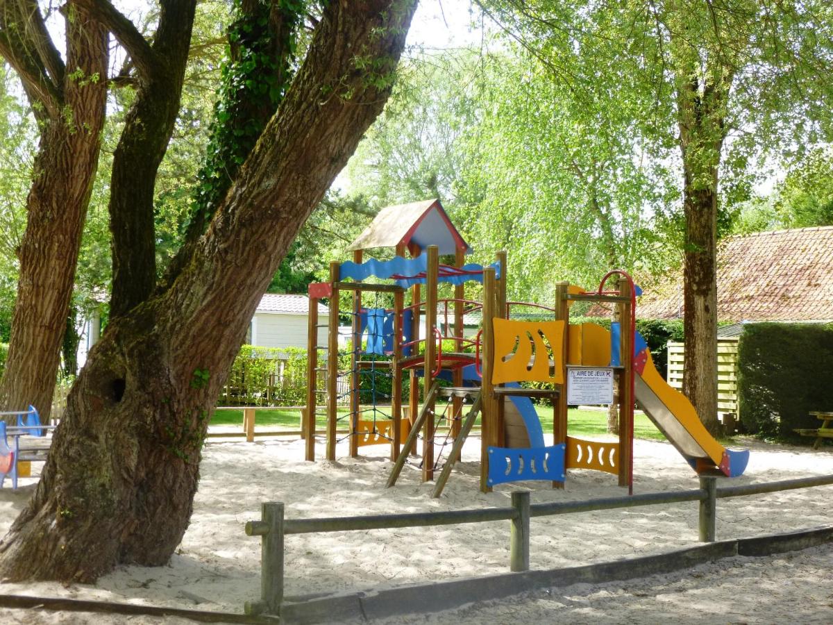 Caravaning Les Tourterelles view 4