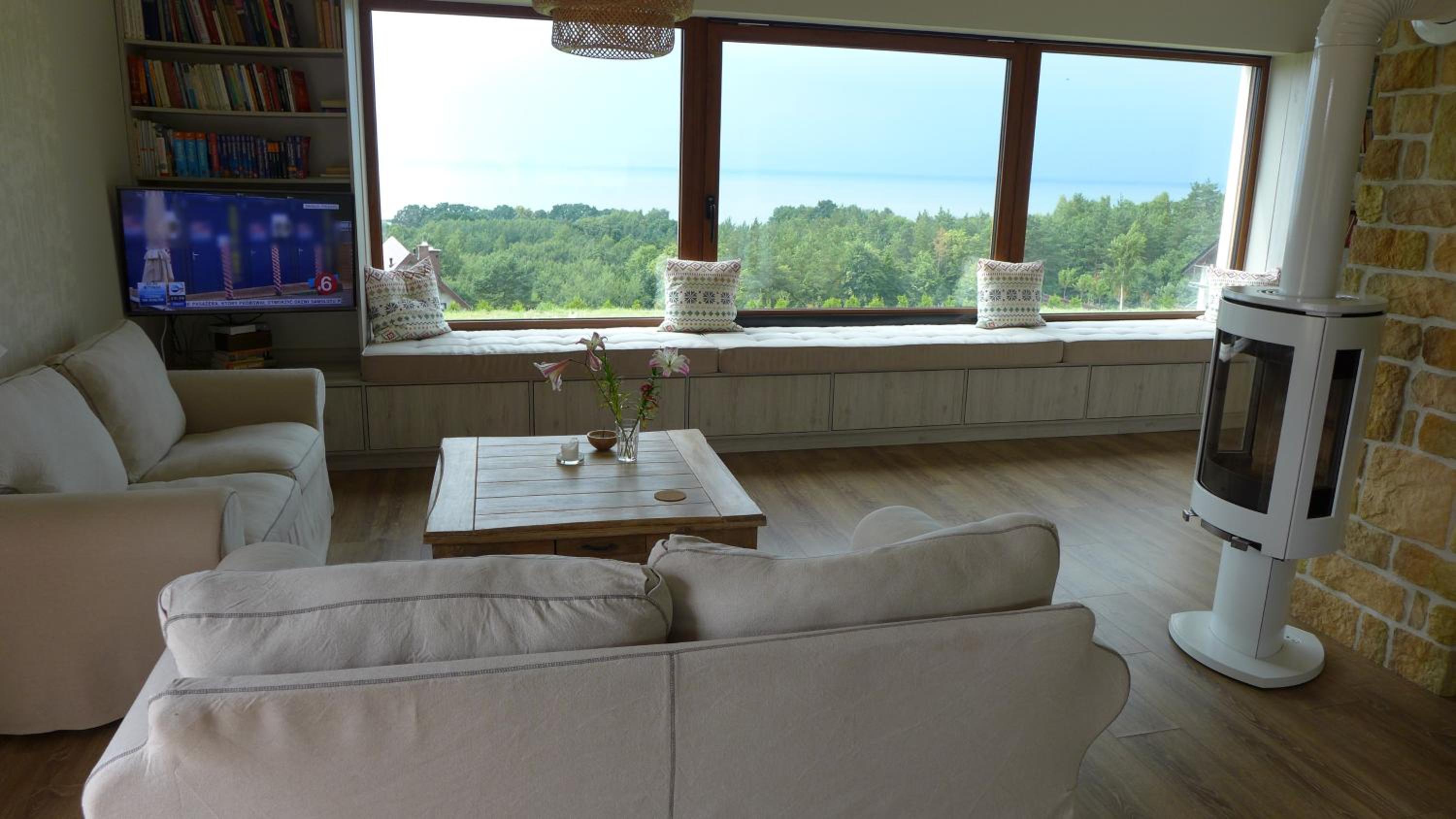 Studio na "Tęczowym Wzgórzu" view 3