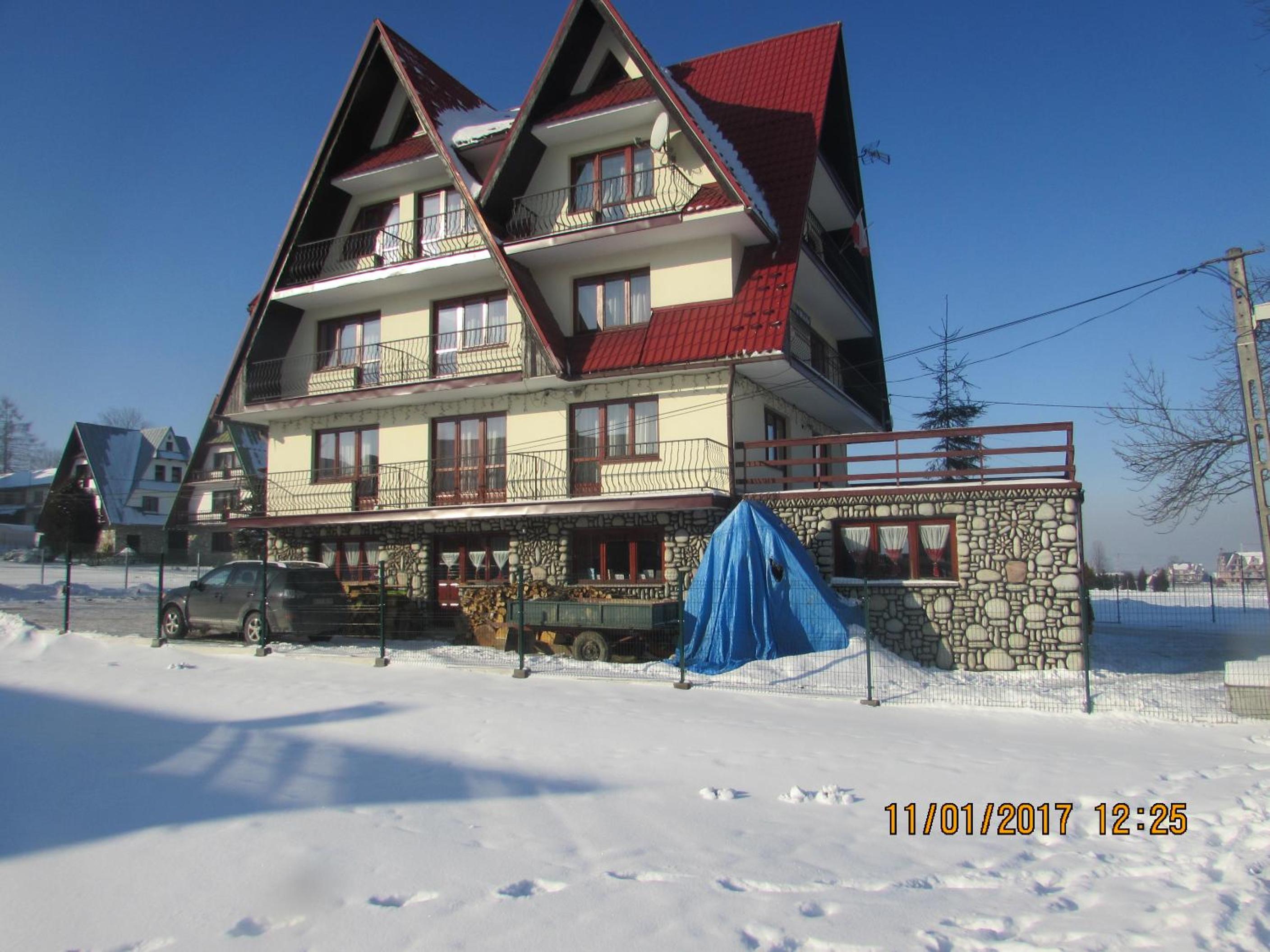 Photo 10