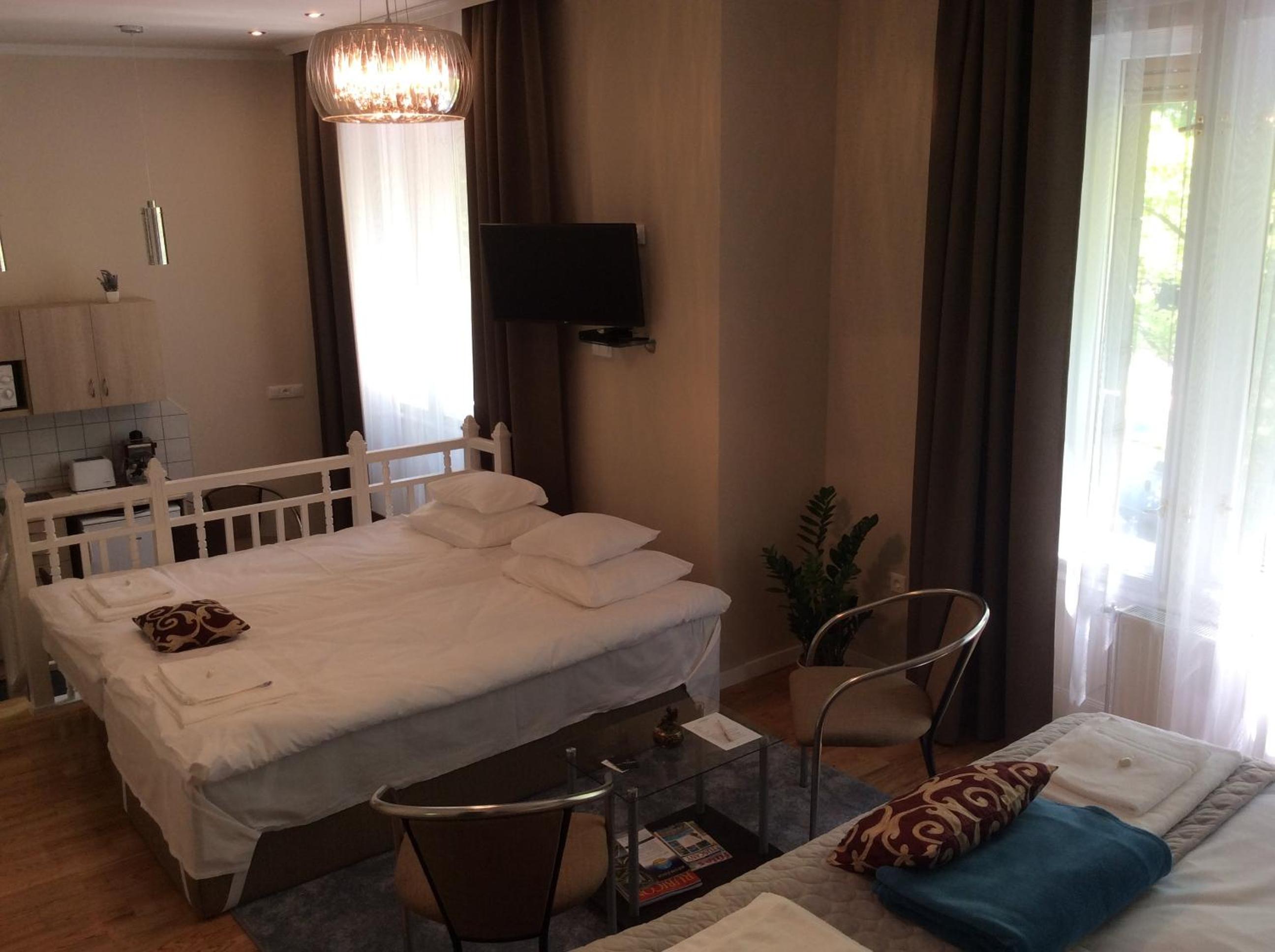 Stefánia Stúdió Apartmanok view 3