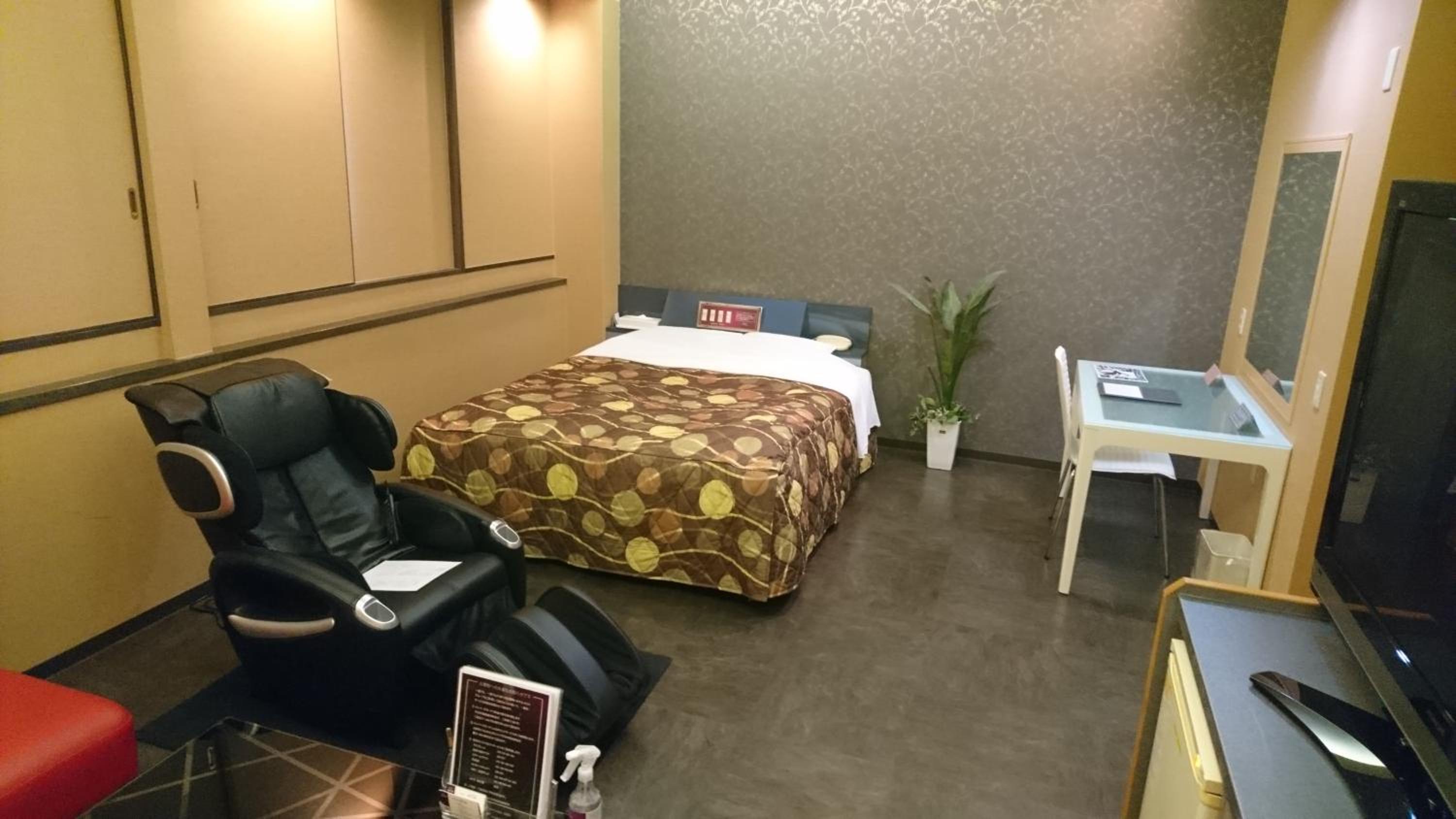 Hotel Eris Hakata (Love Hotel)