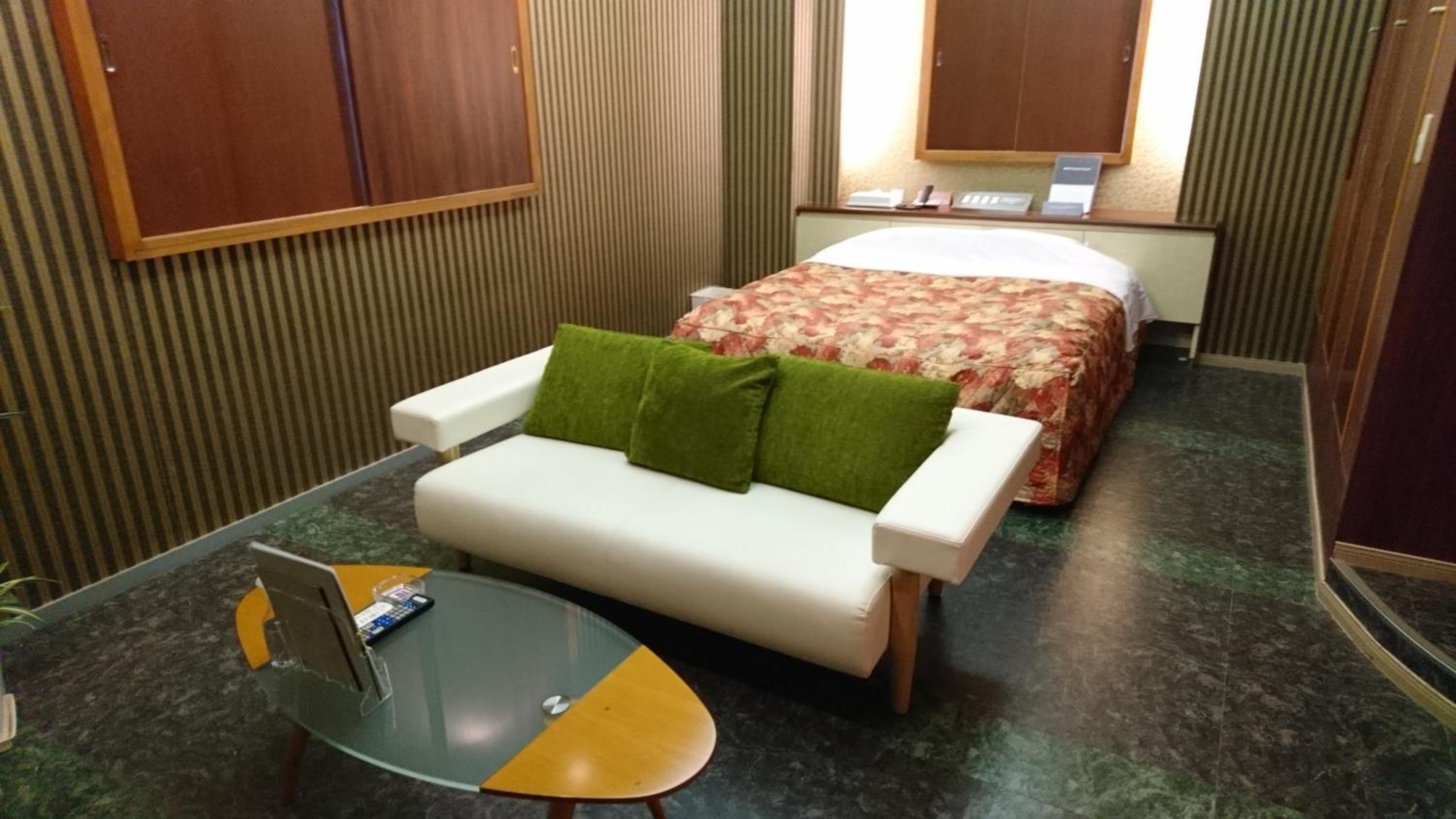 Hotel Eris Hakata (Love Hotel)