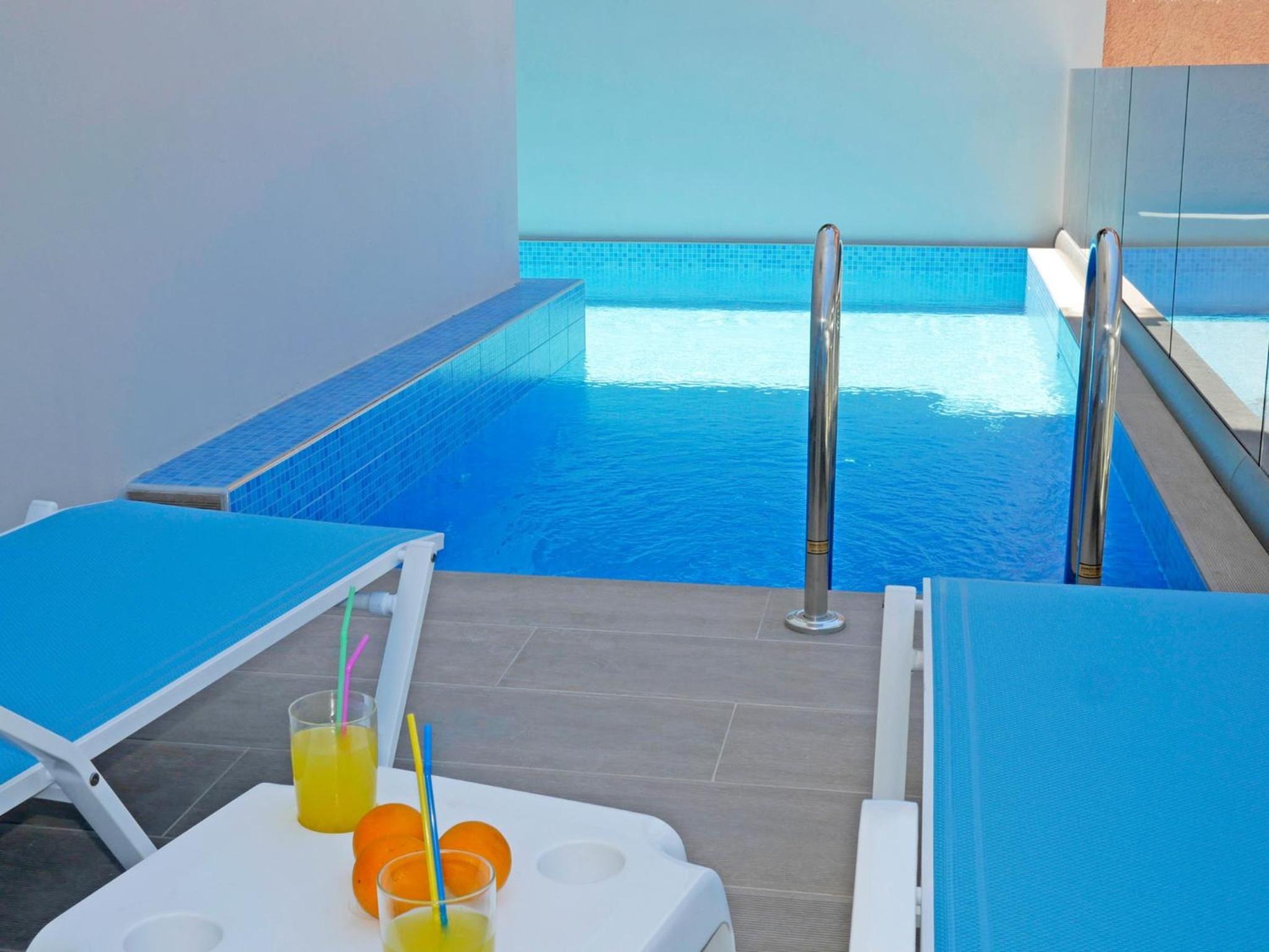 Sonja Beachfront Apartments