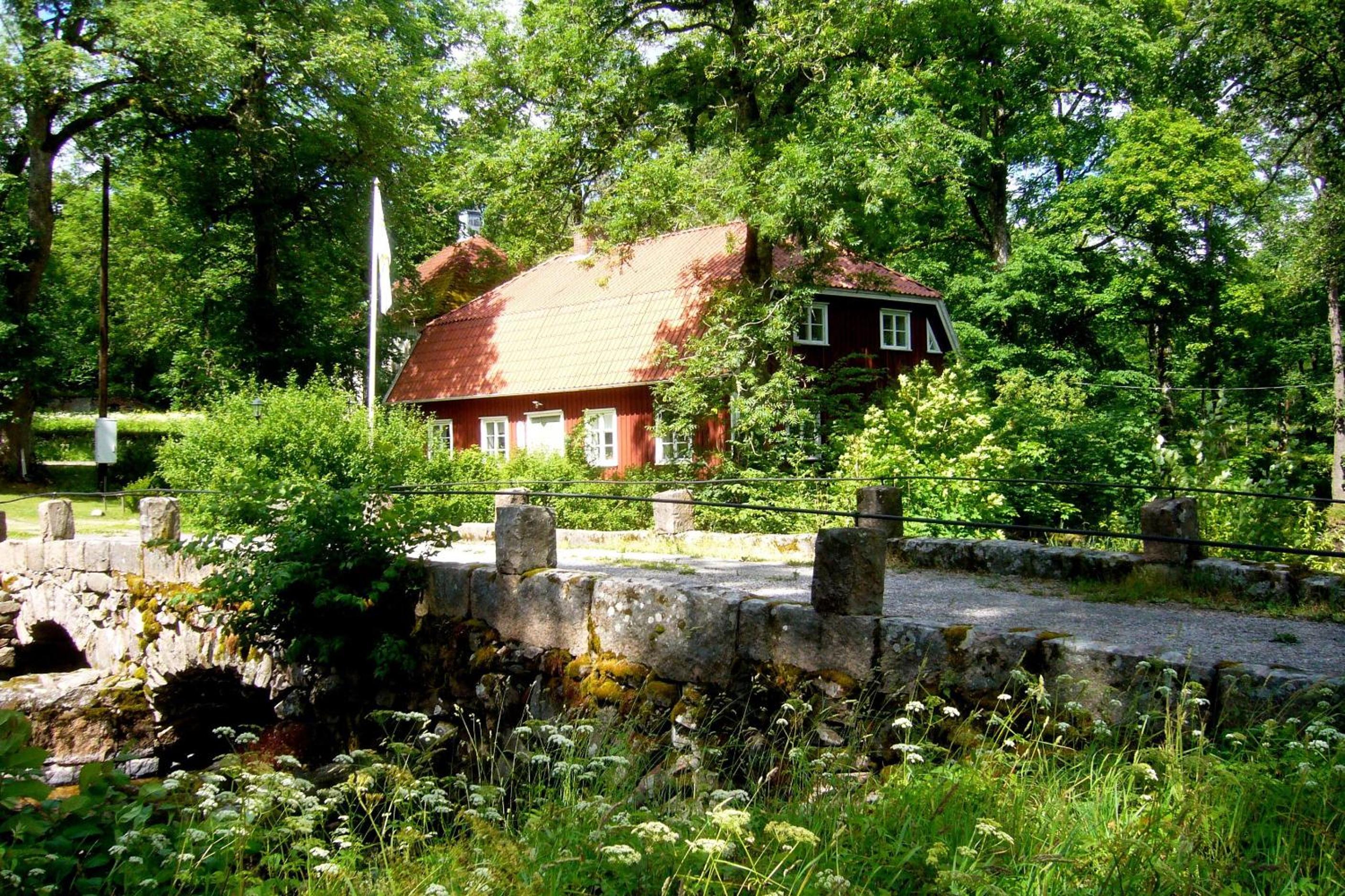 Vandrarhemmet Årås Säteri och Trädgårdar