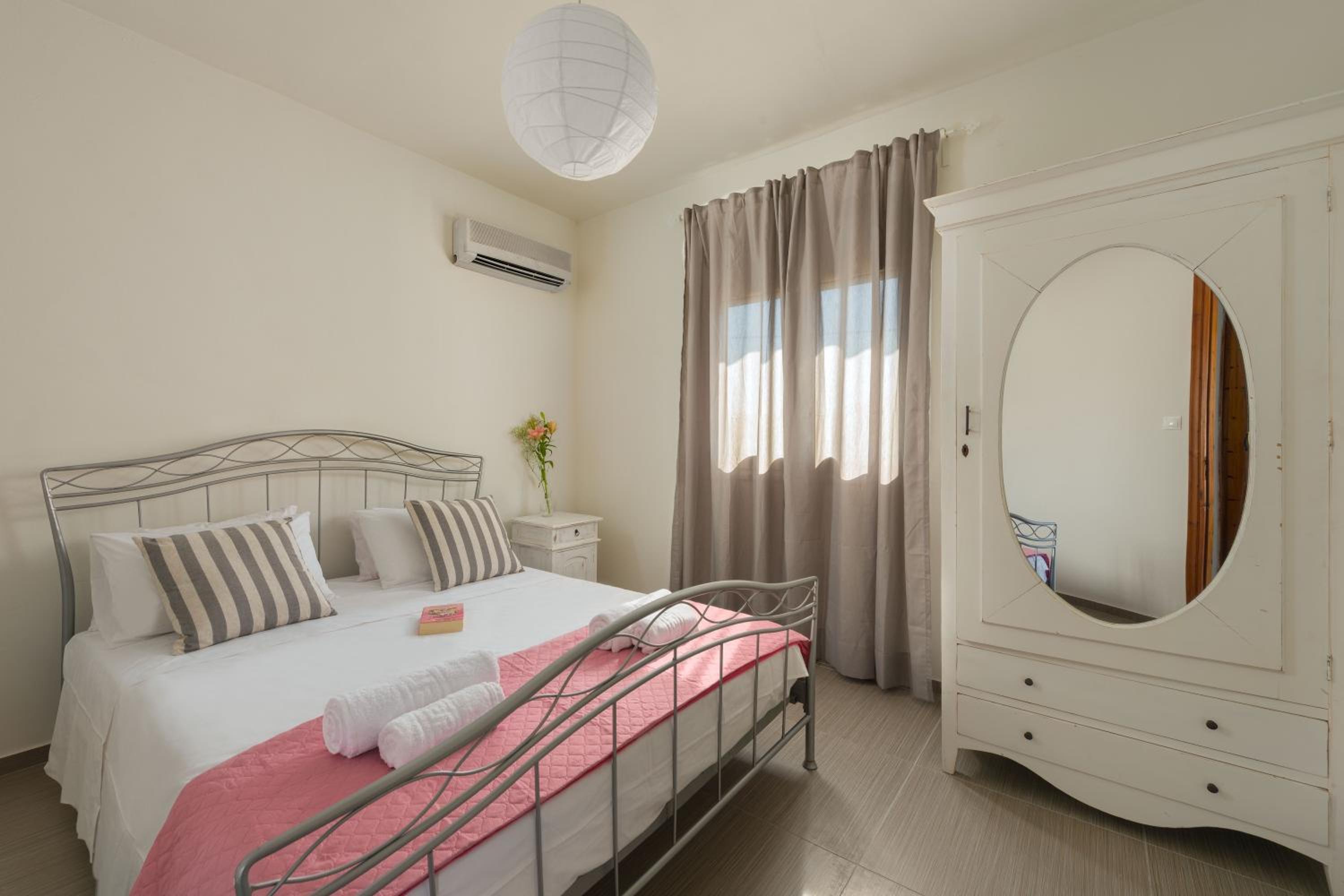 Gennadi Serenity House- beachfront villa with pool photo 2